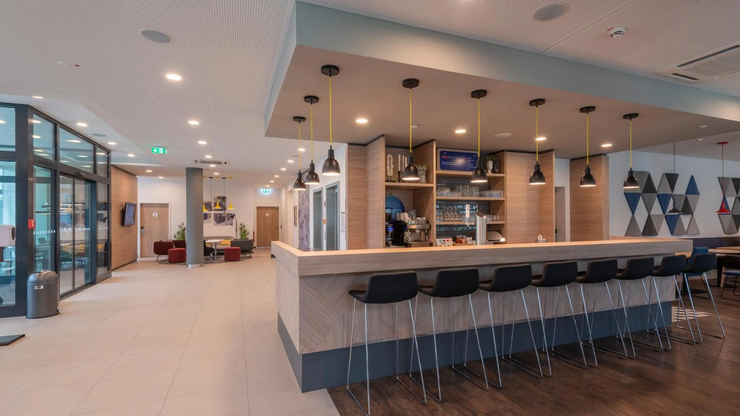Lounge or bar in Holiday Inn Express - Krefeld - Dusseldorf by IHG