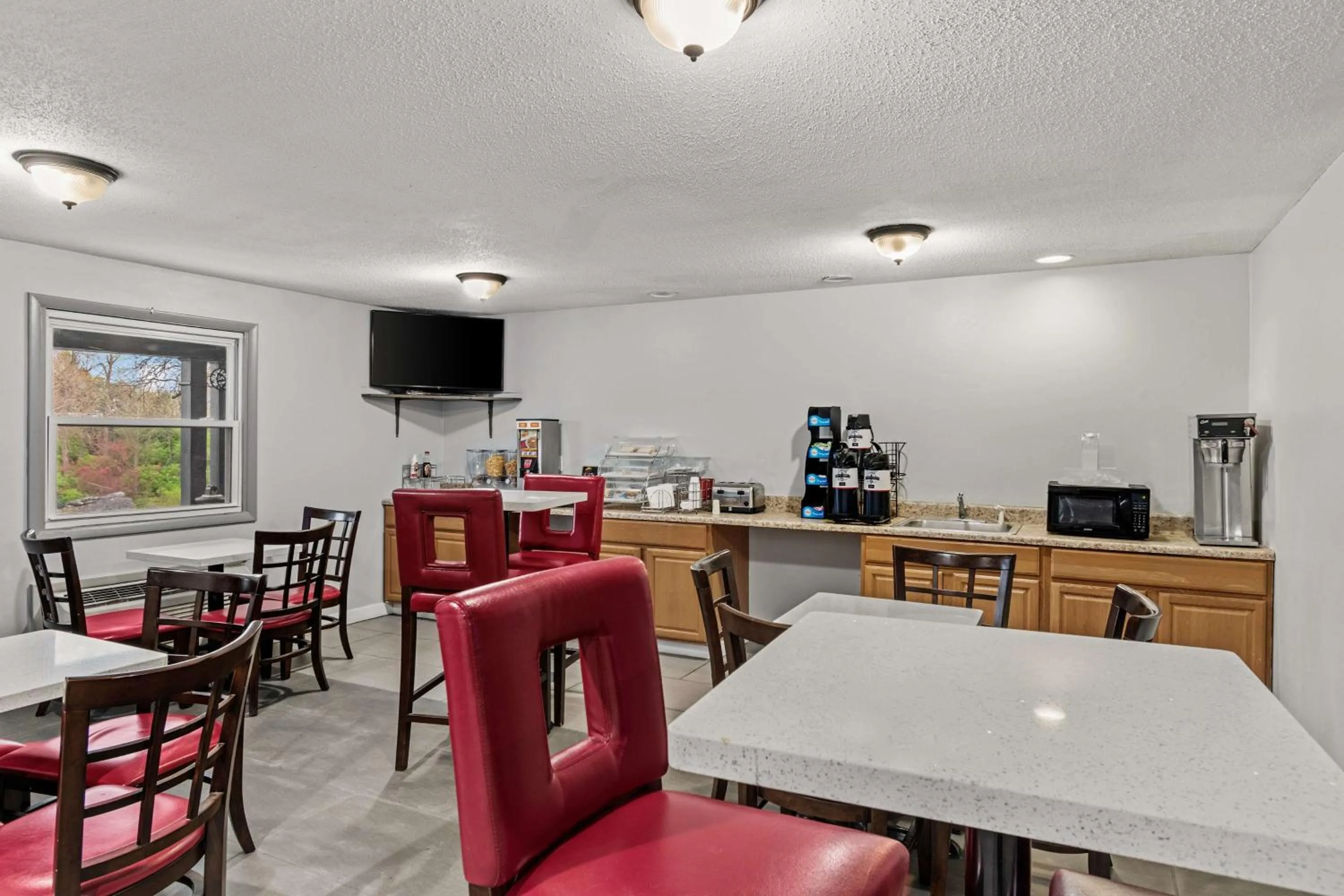 Restaurant/places to eat in Americas Best Value Inn Carlisle