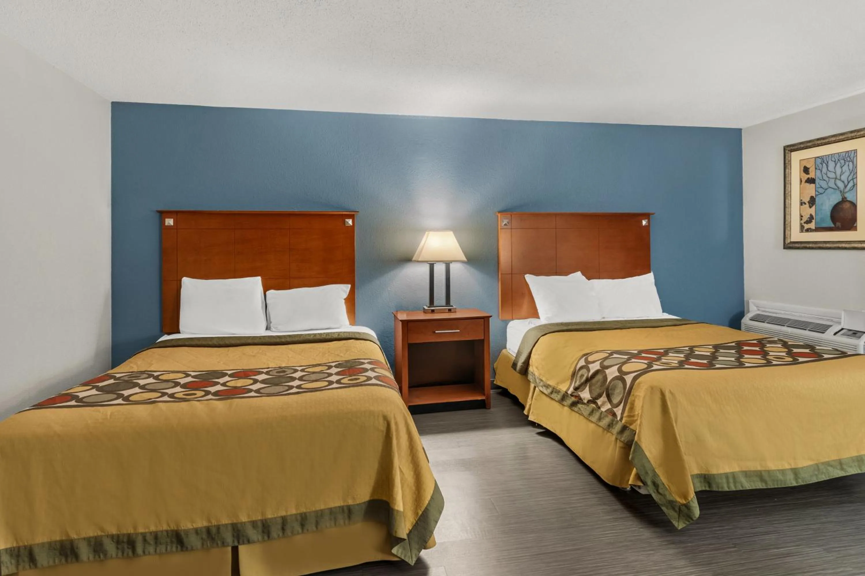 Bed in Americas Best Value Inn Carlisle