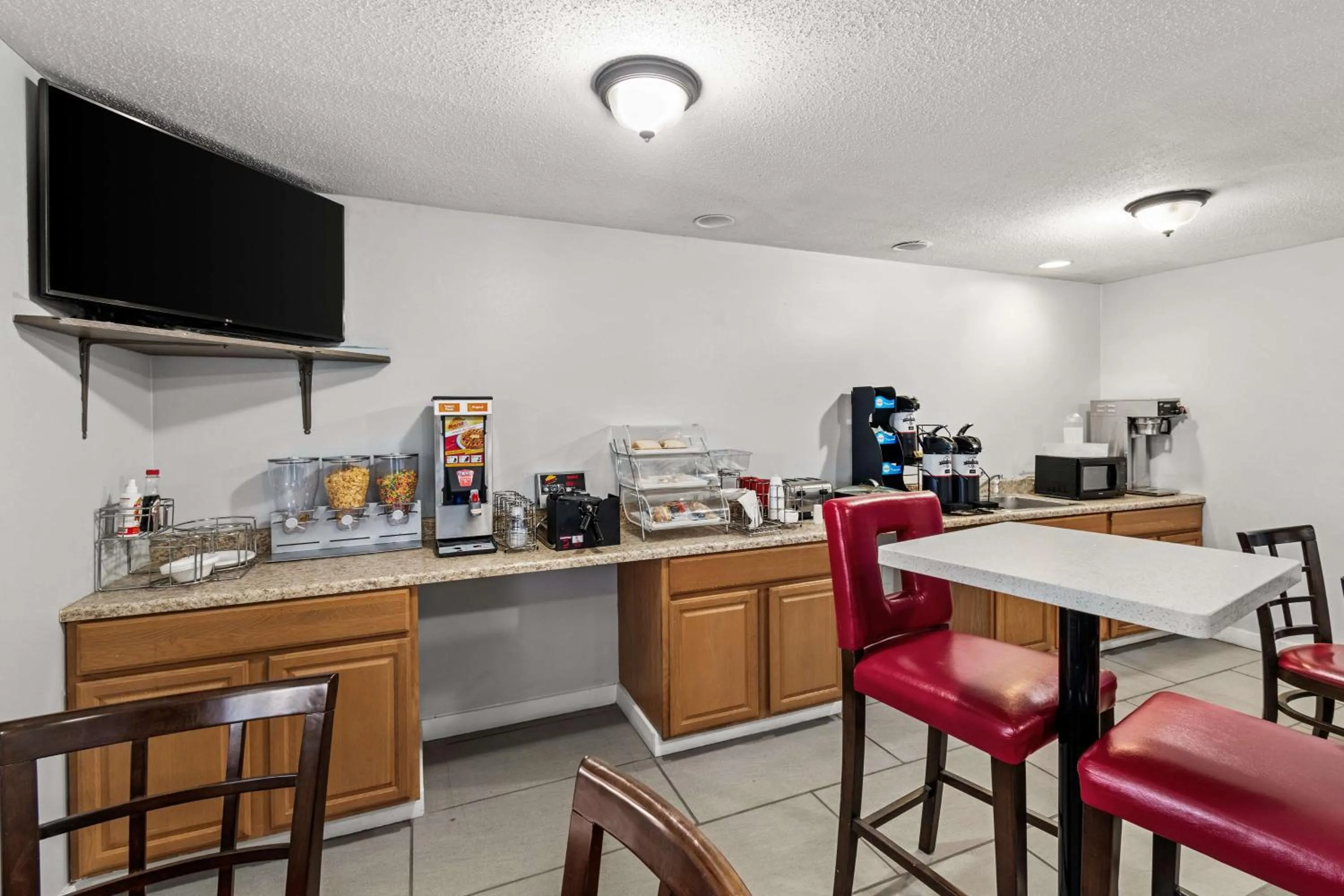 Restaurant/places to eat in Americas Best Value Inn Carlisle