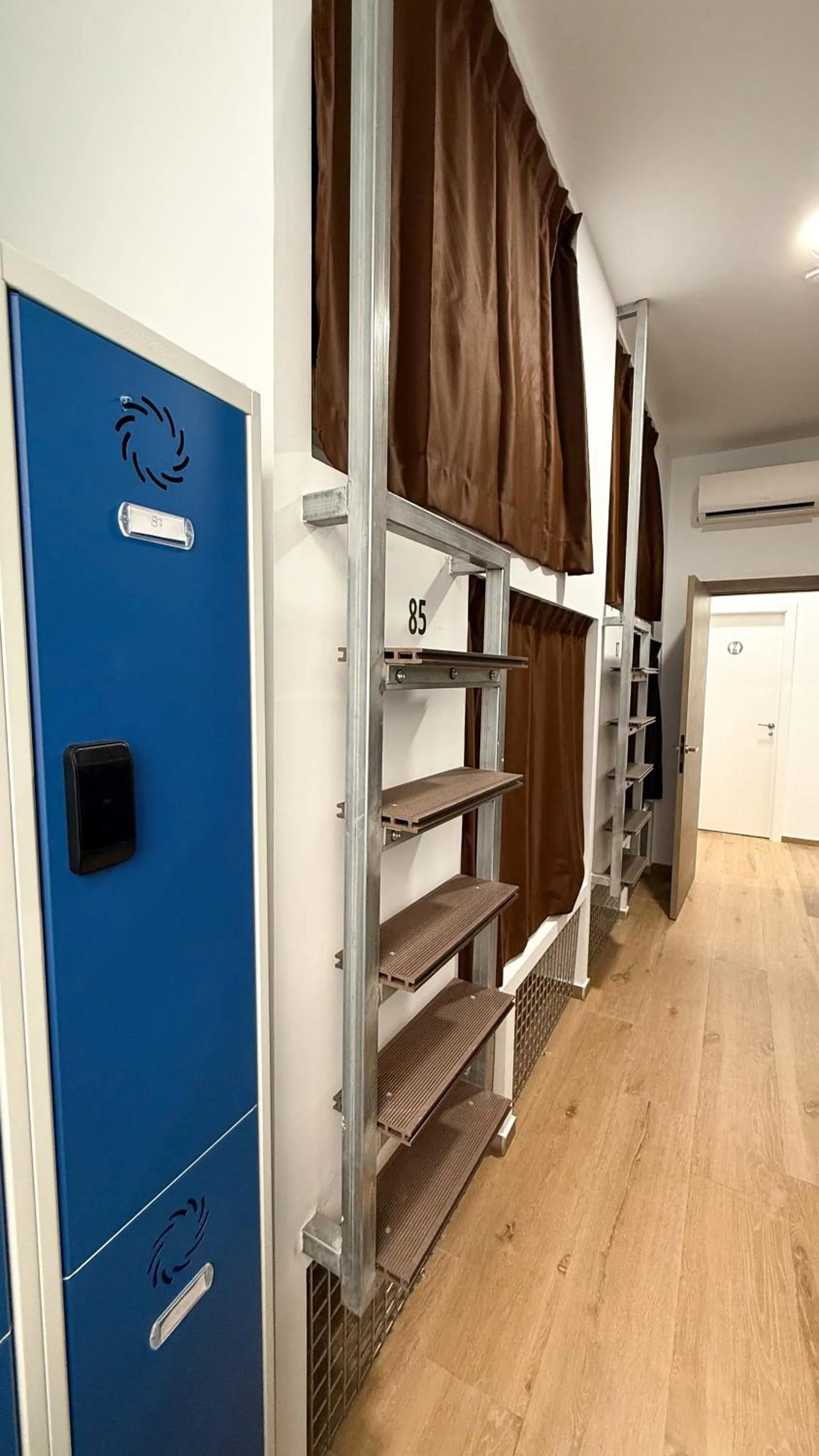 Property building in Beach & Arts Hostel Valencia