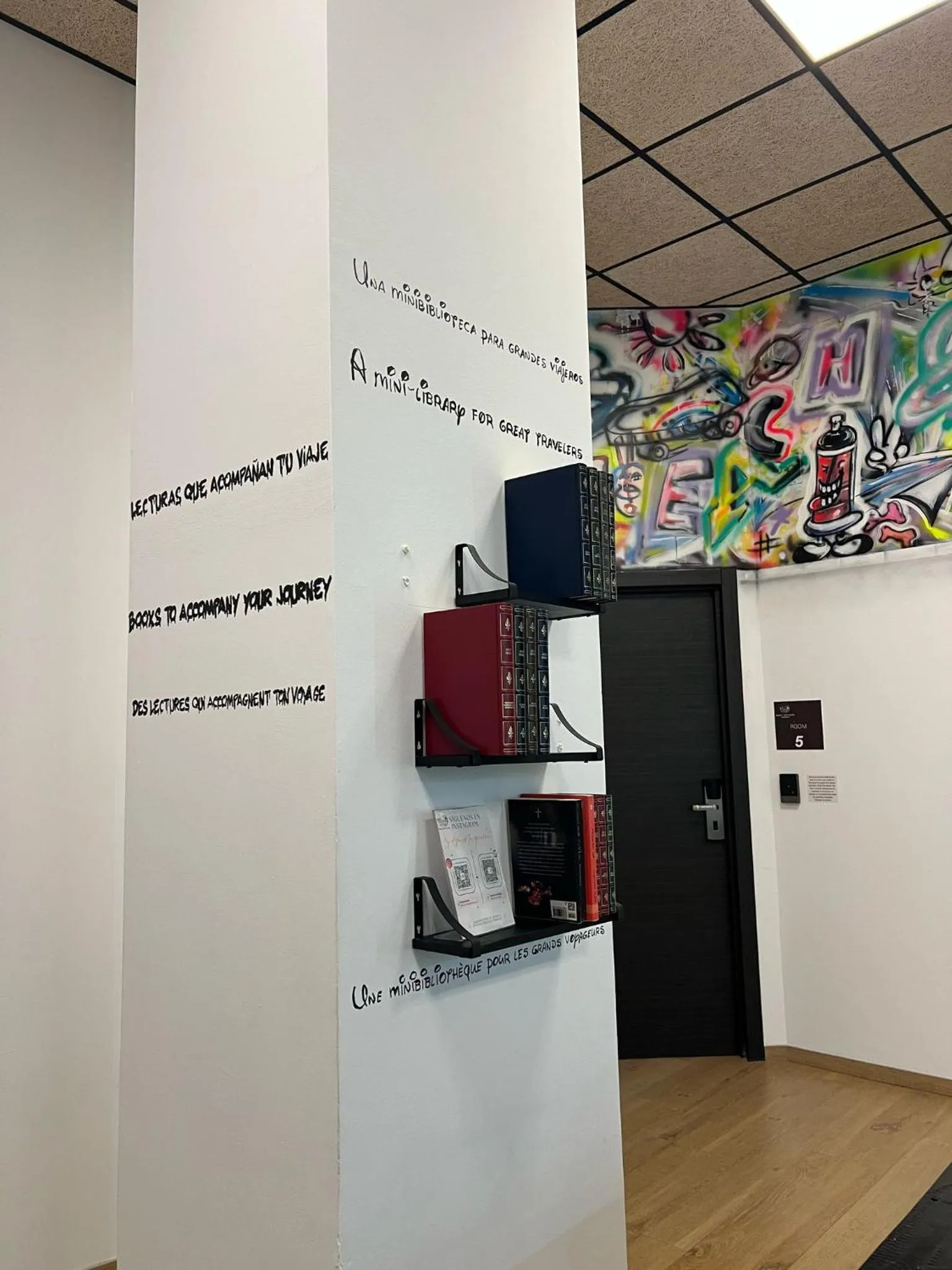 Property building in Beach & Arts Hostel Valencia