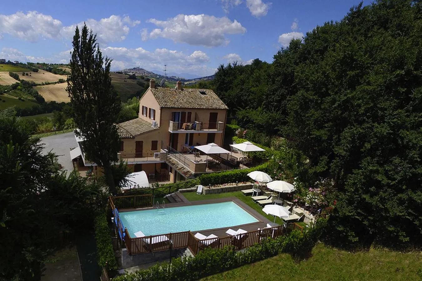 Property building in La casa di Carla