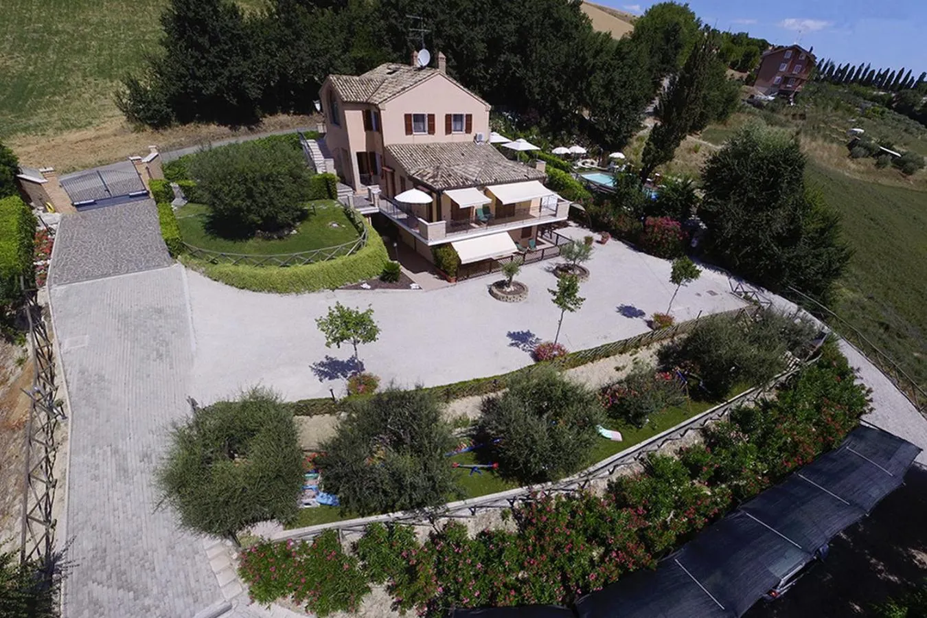 Property building in La casa di Carla