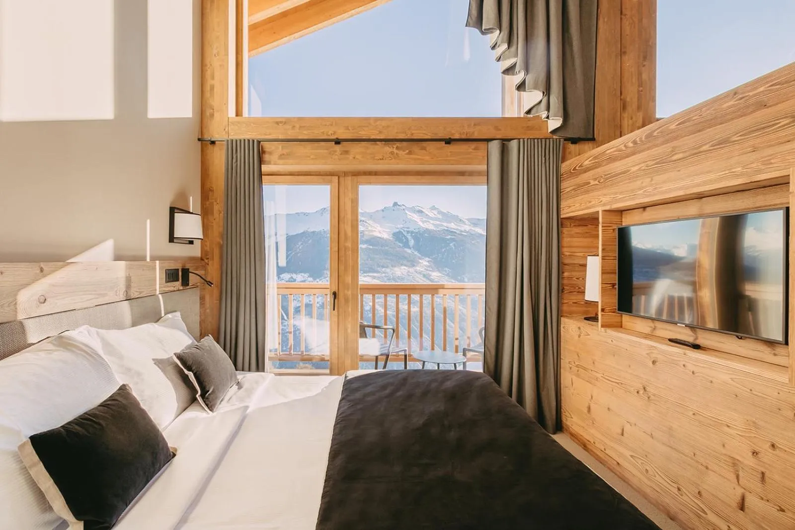 Bedroom, Bed in Eringer Hotel