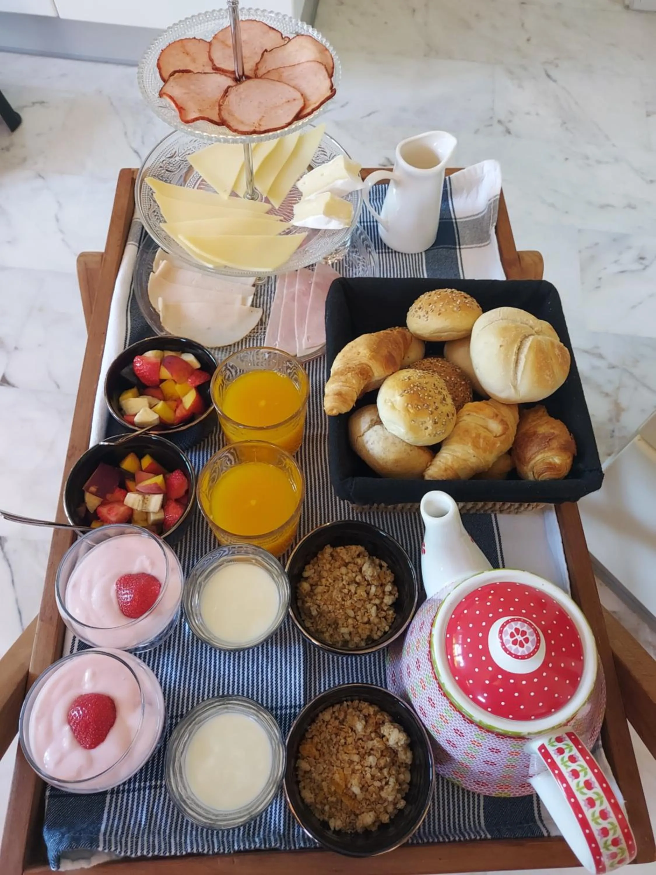 Breakfast in East Meets West Bed and Breakfast