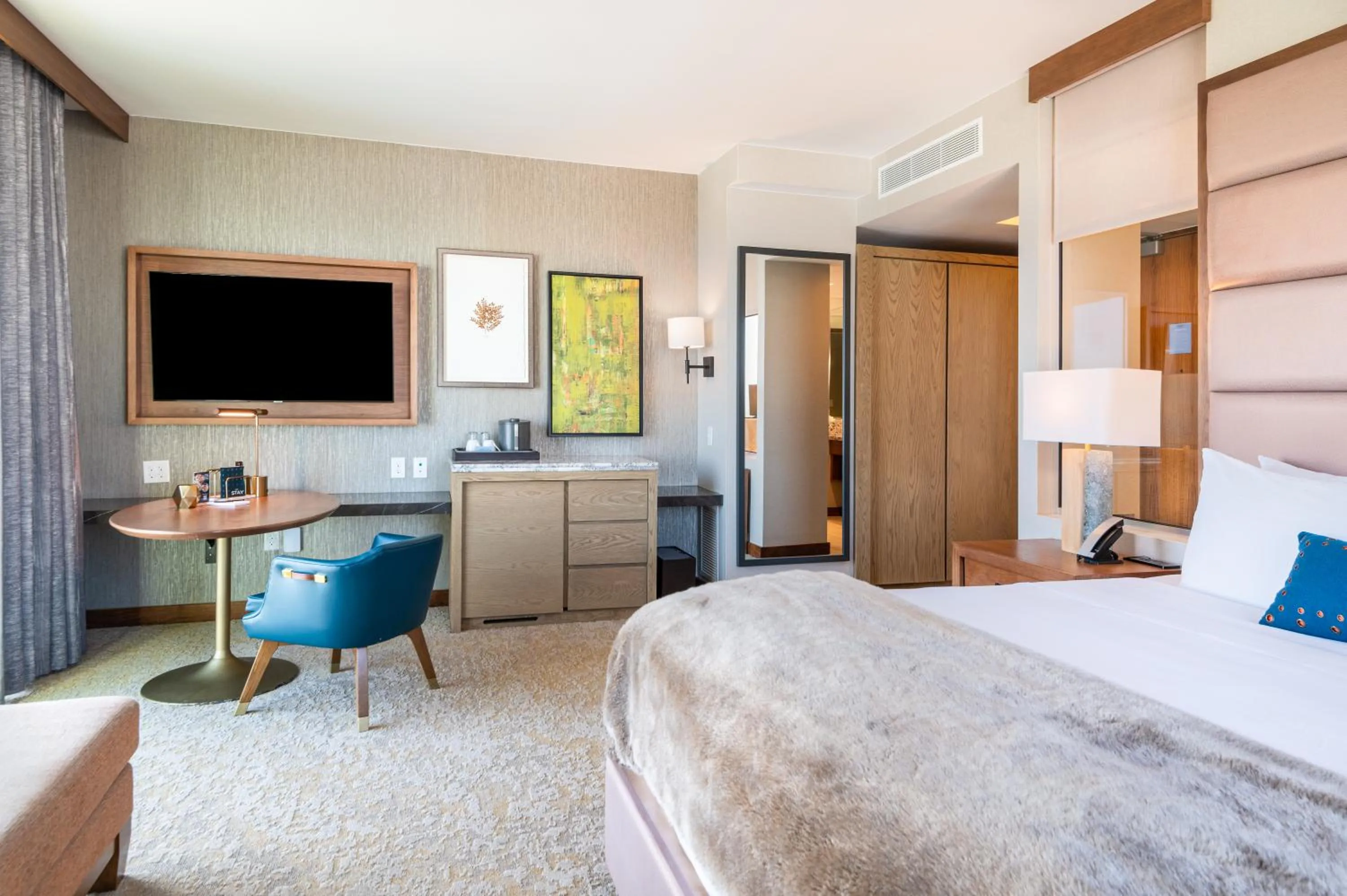 Bedroom, Bed in Drey Hotel