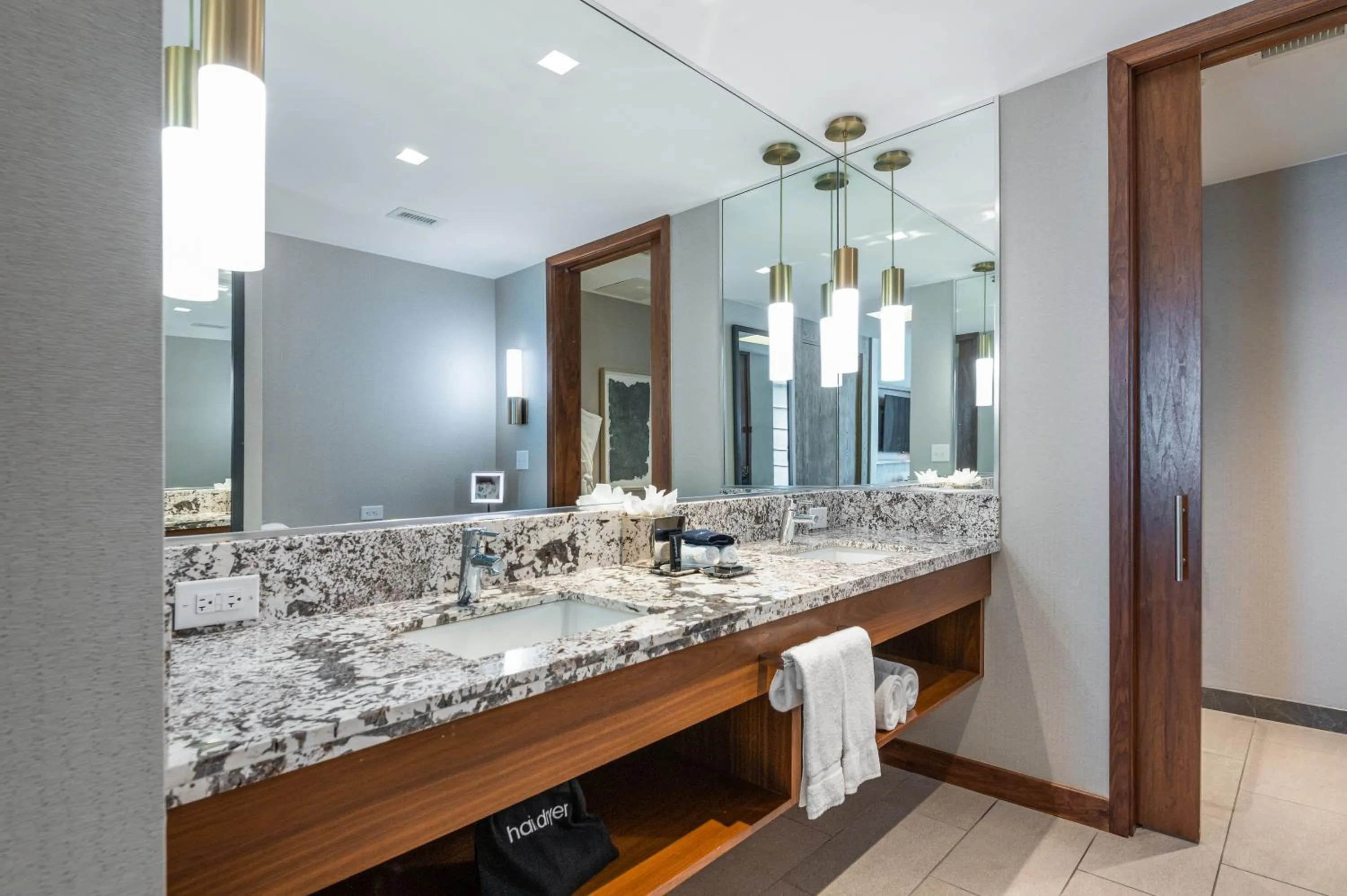 Bathroom in Drey Hotel