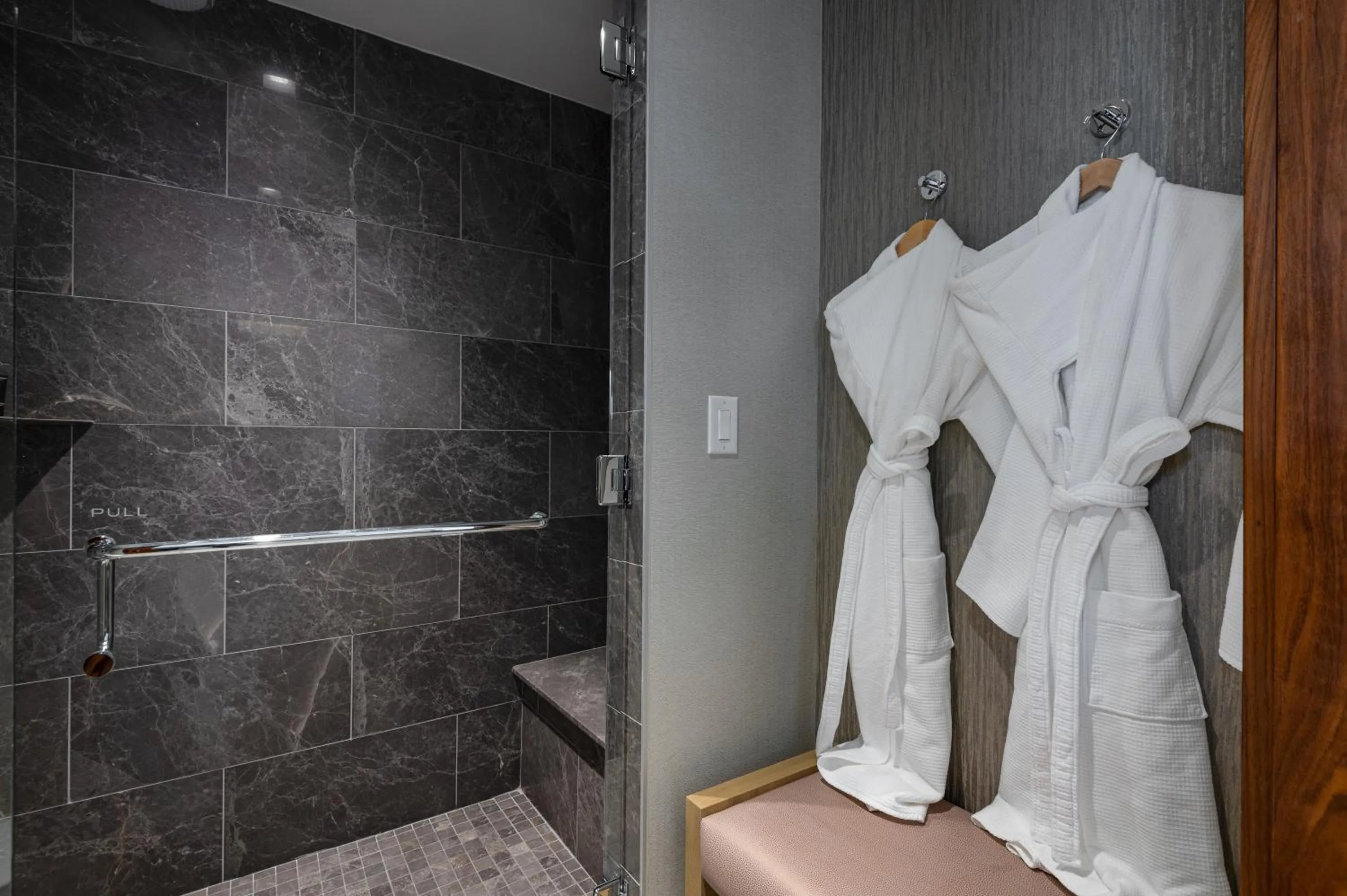 Shower in Drey Hotel