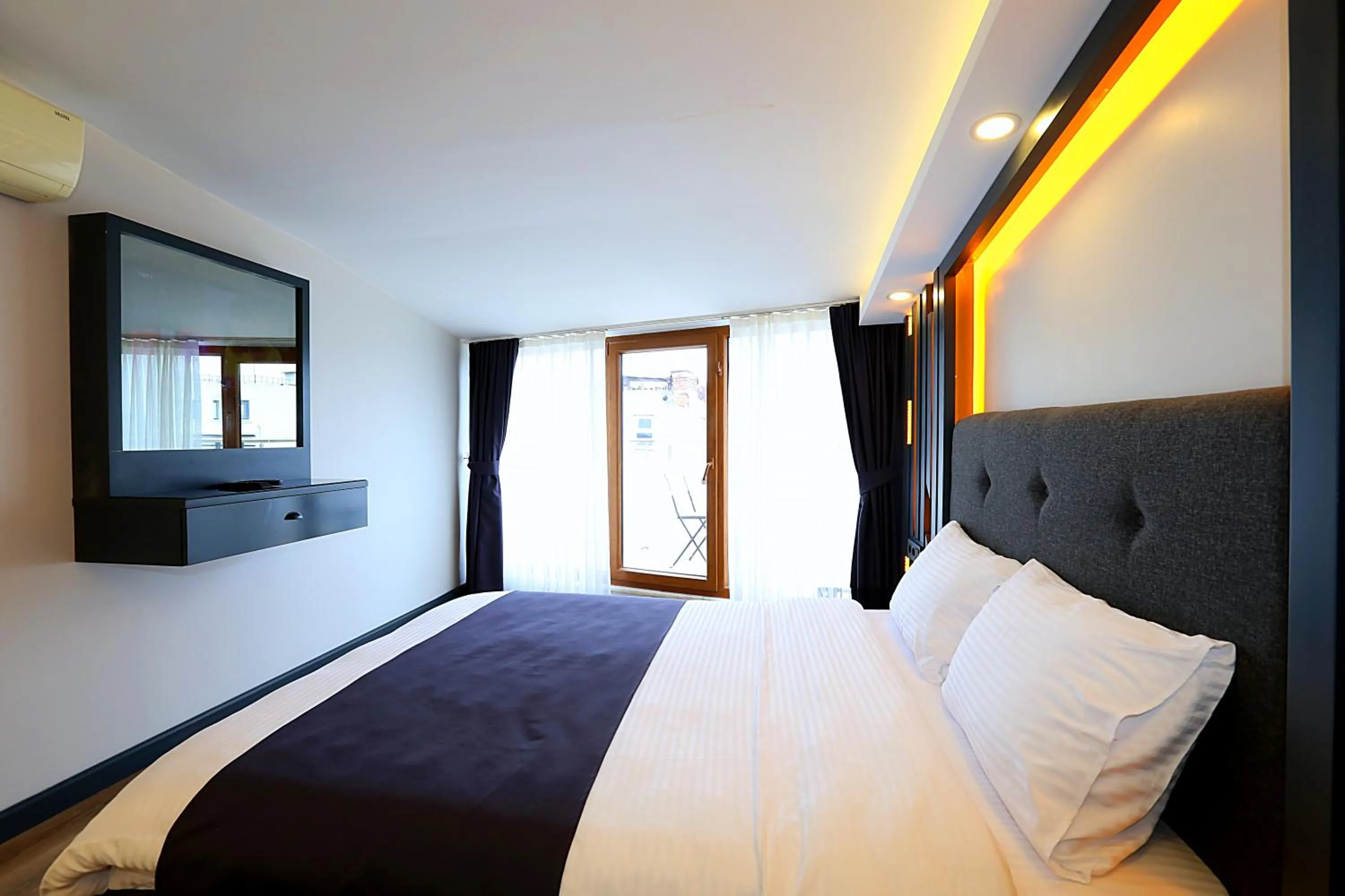 Bed in Galata King Suite Hotel