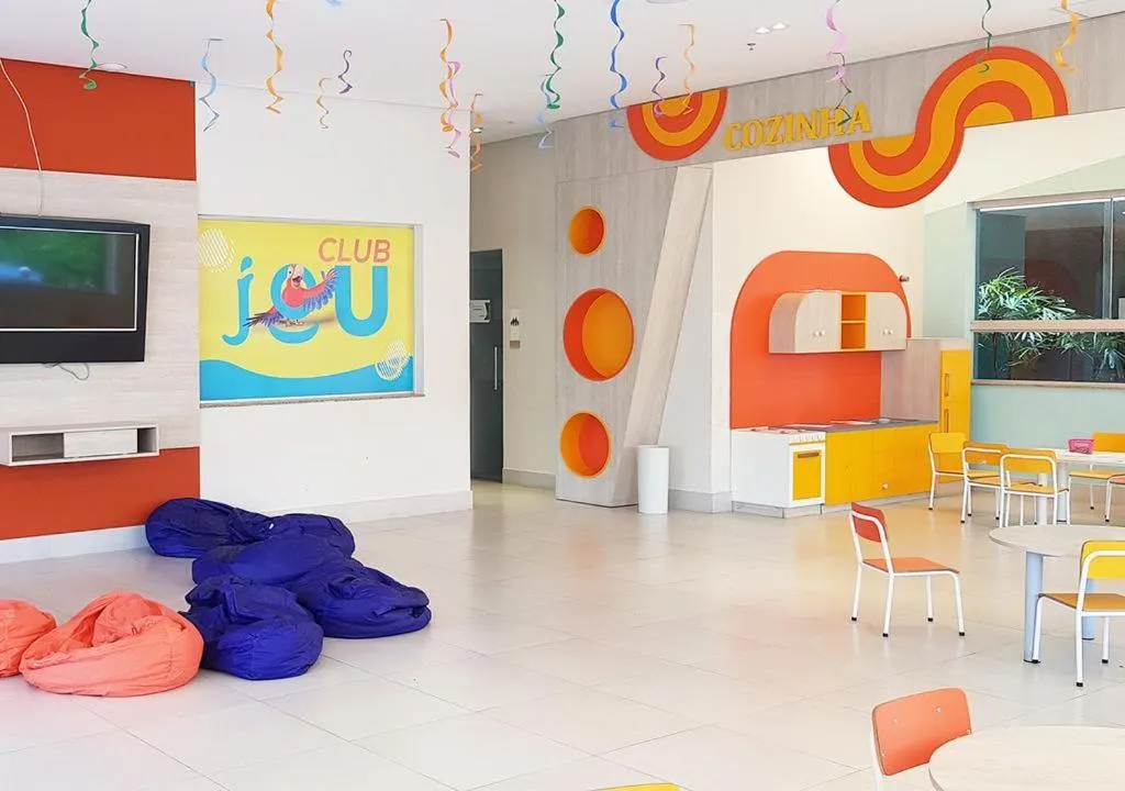 Kids's club in Olimpia Park Resort - Em frente à portaria do Thermas dos Laranjais