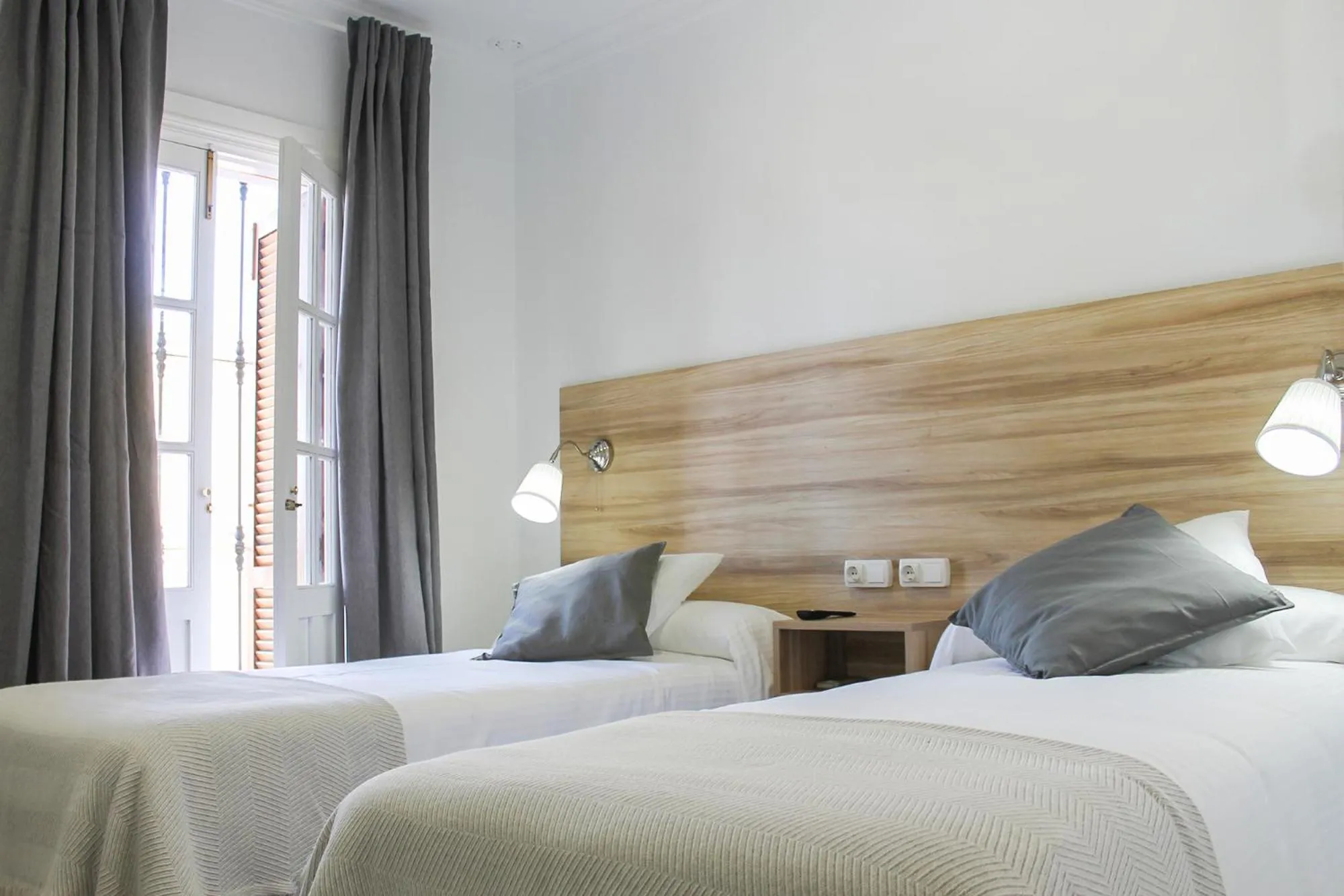 Bed in Hotel Restaurante Vía Sevilla - Cádiz by MA 22 Puntos