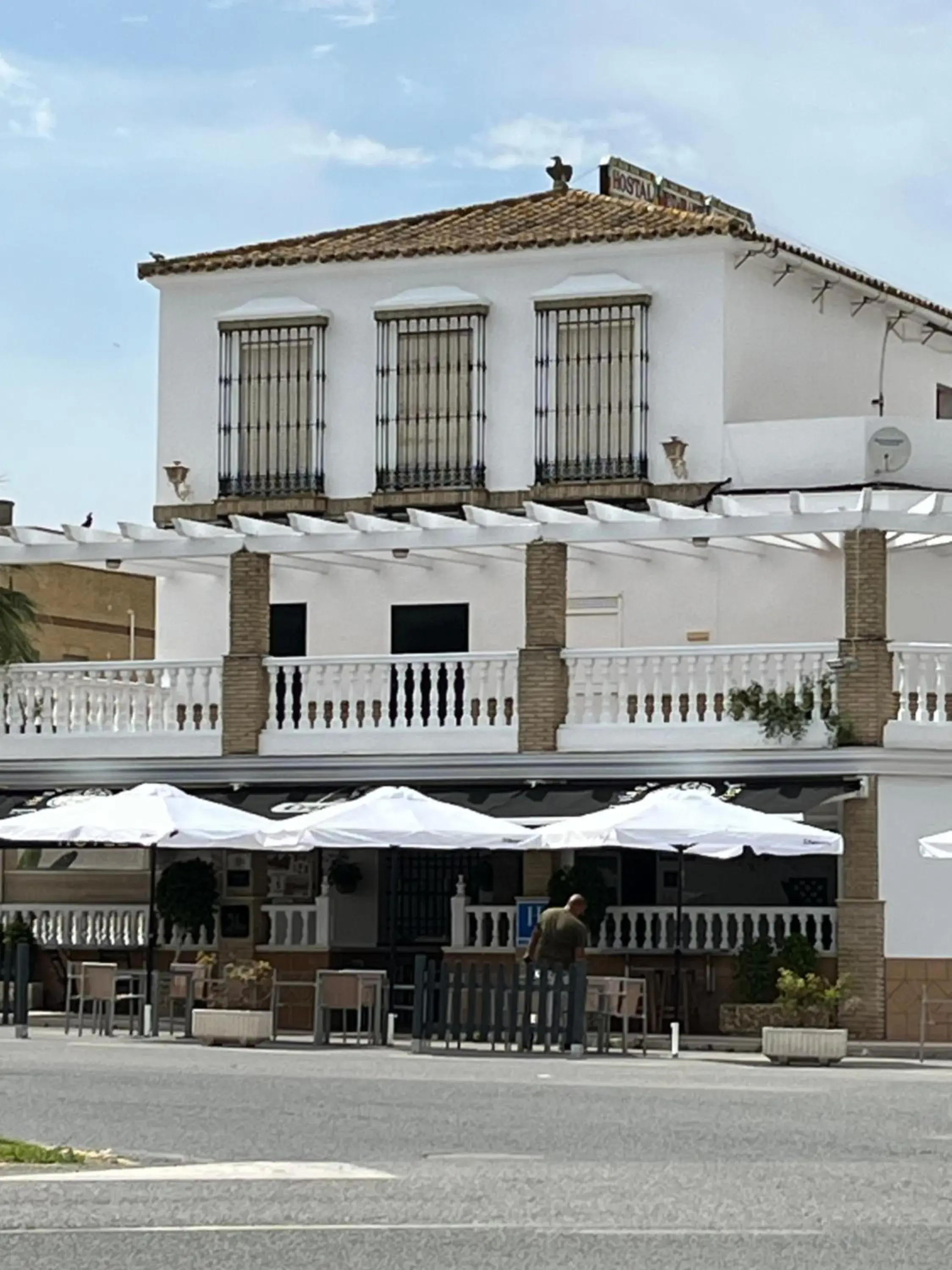 Property building in Hotel Restaurante Vía Sevilla - Cádiz by MA 22 Puntos Property building in Hotel Restaurante Vía Sevilla - Cádiz by MA 22 Puntos