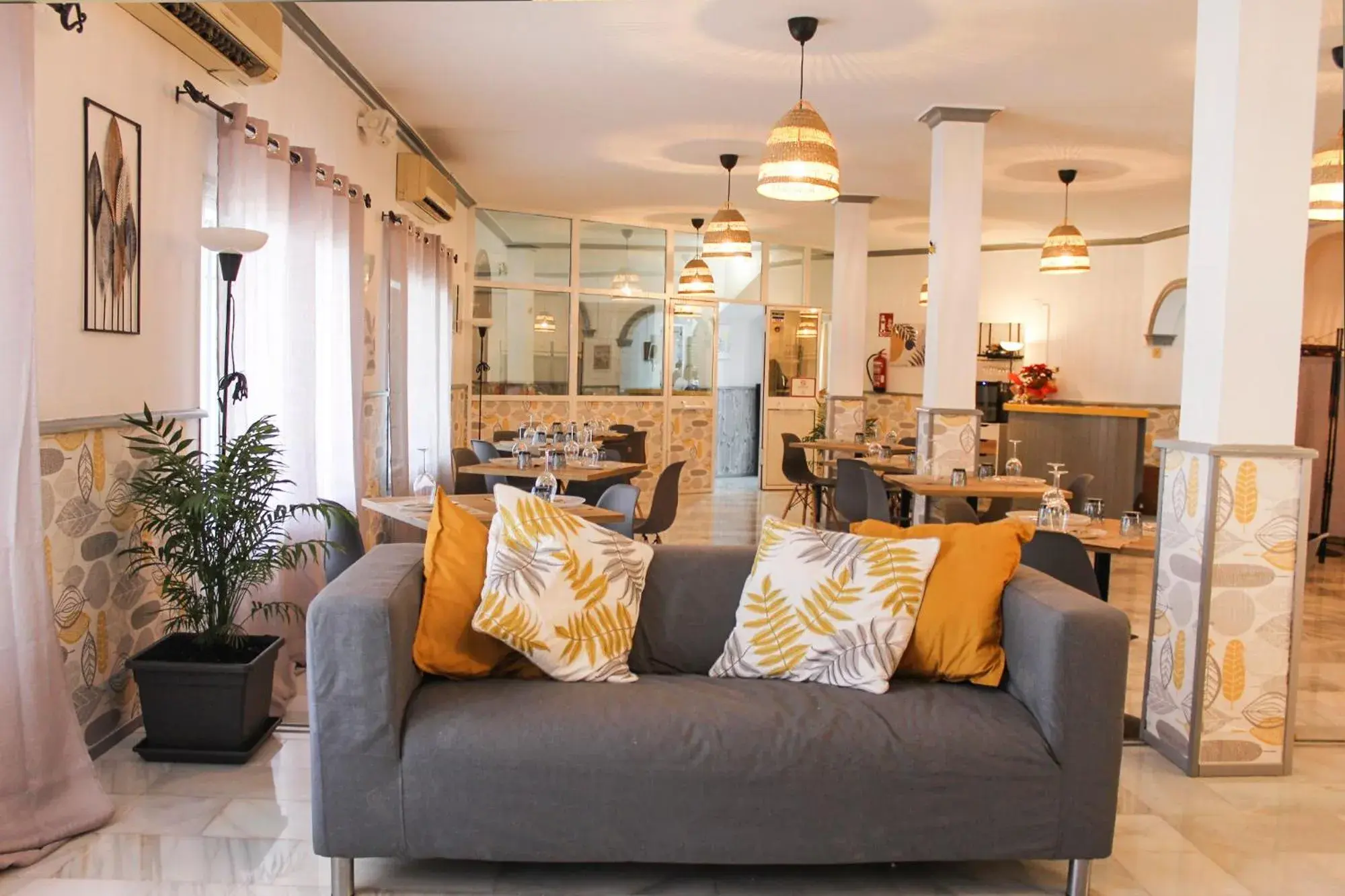 Living room in Hotel Restaurante Vía Sevilla - Cádiz by MA 22 Puntos Living room in Hotel Restaurante Vía Sevilla - Cádiz by MA 22 Puntos