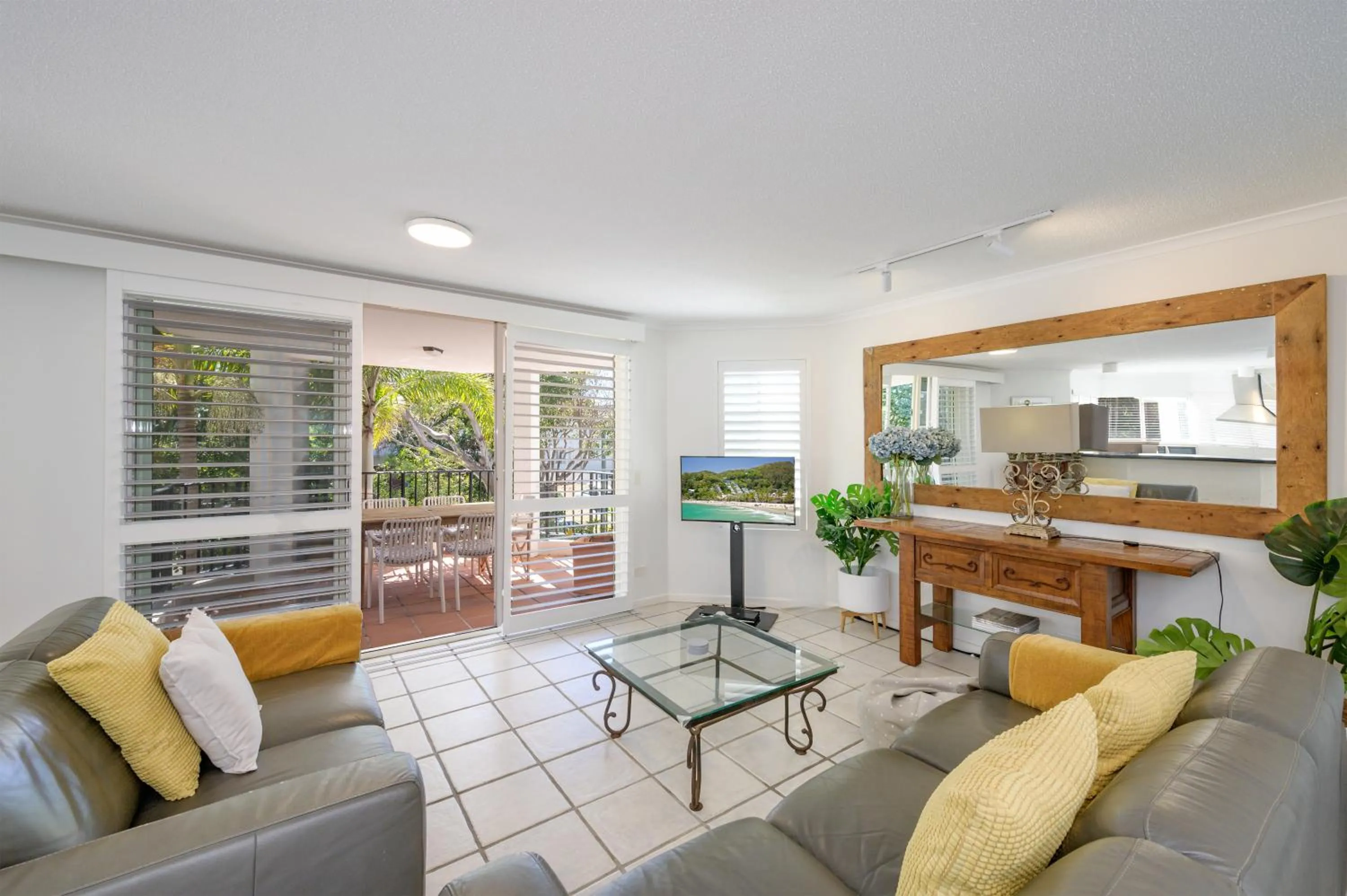 Delightful apartment close to the beach, Sunshine Beach