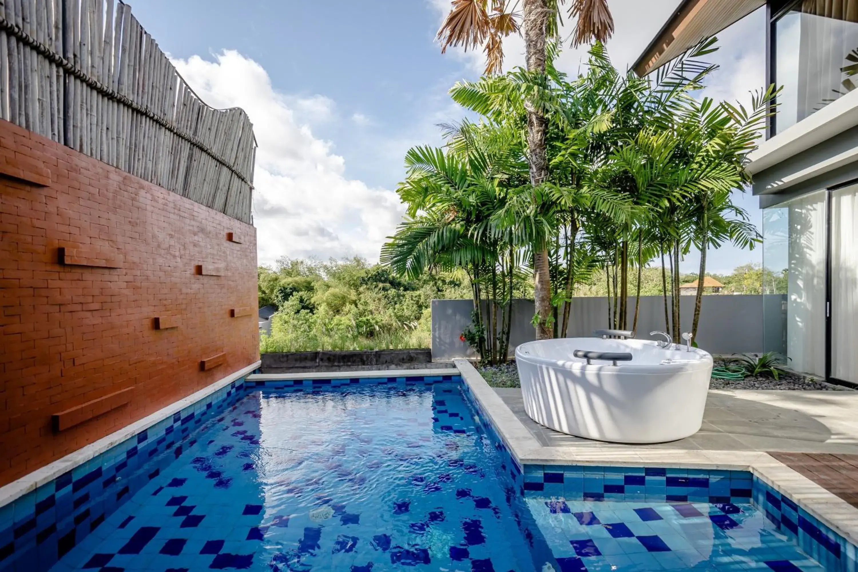 Swimming pool in Gioheven Villa Swimming pool in Gioheven Villa