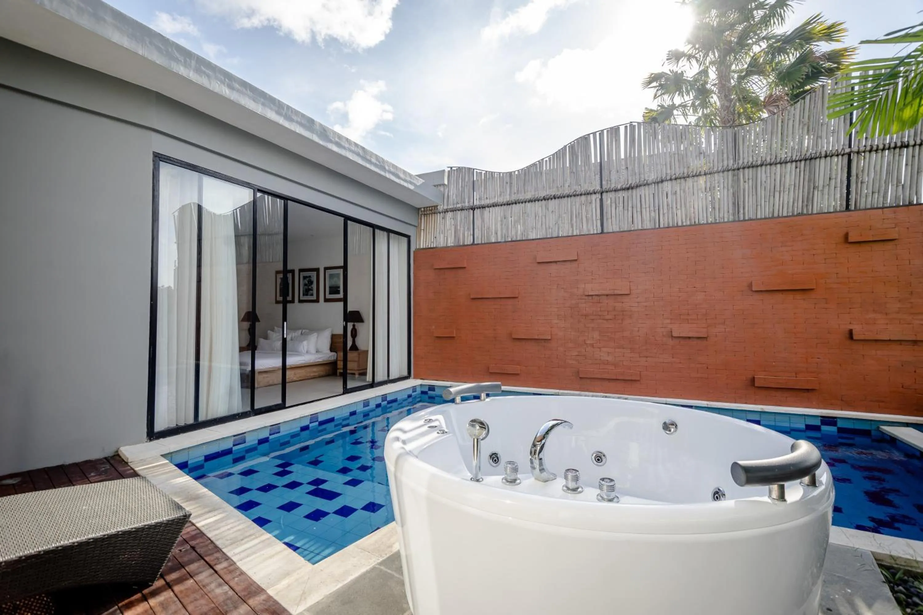 Hot Tub in Gioheven Villa