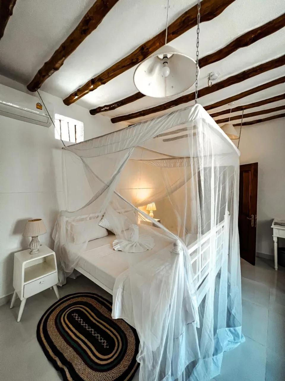 Photo of the whole room, Bed in Met Beach Resort Malindi