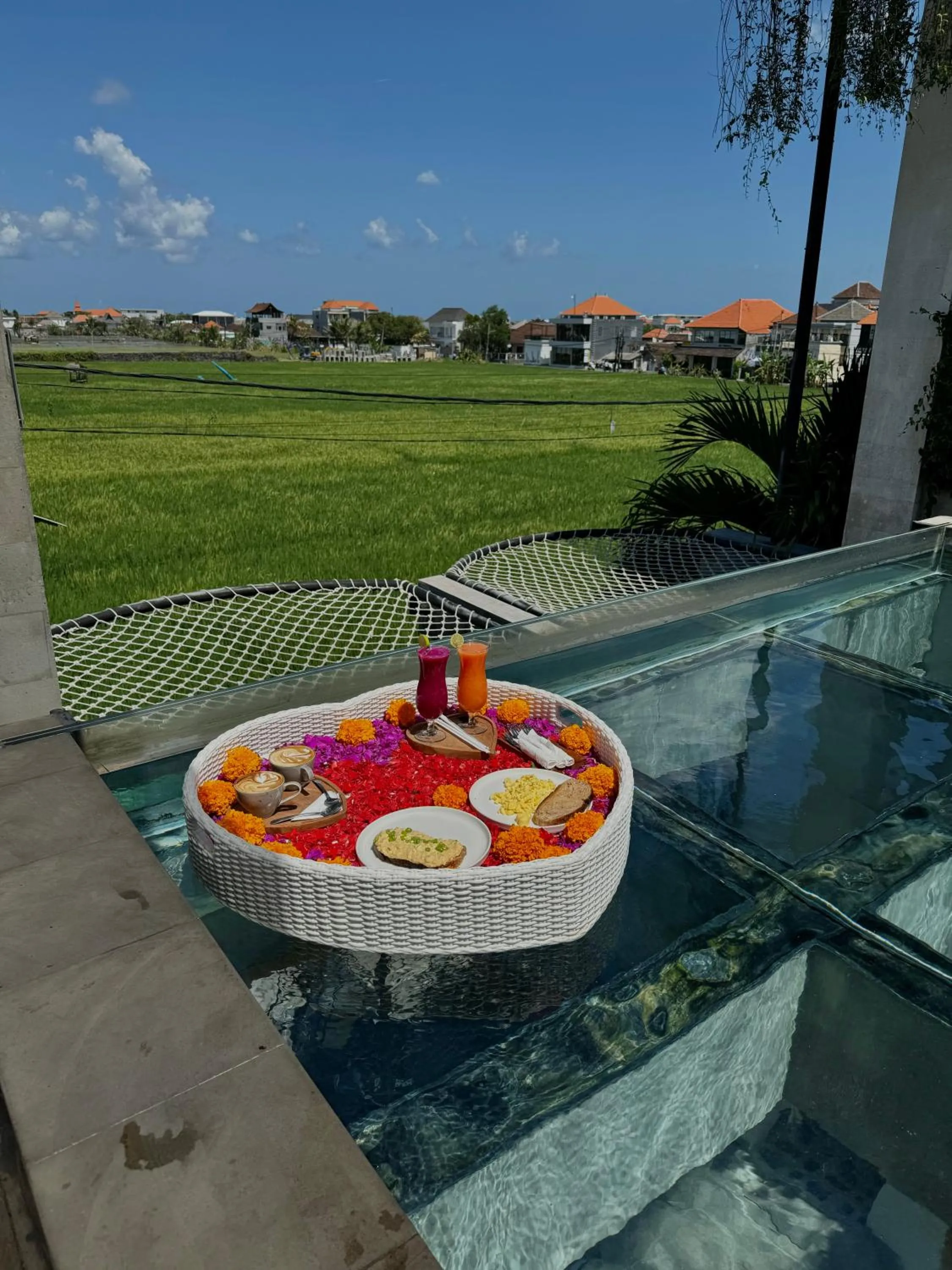 Swimming pool in Canggu Hype
