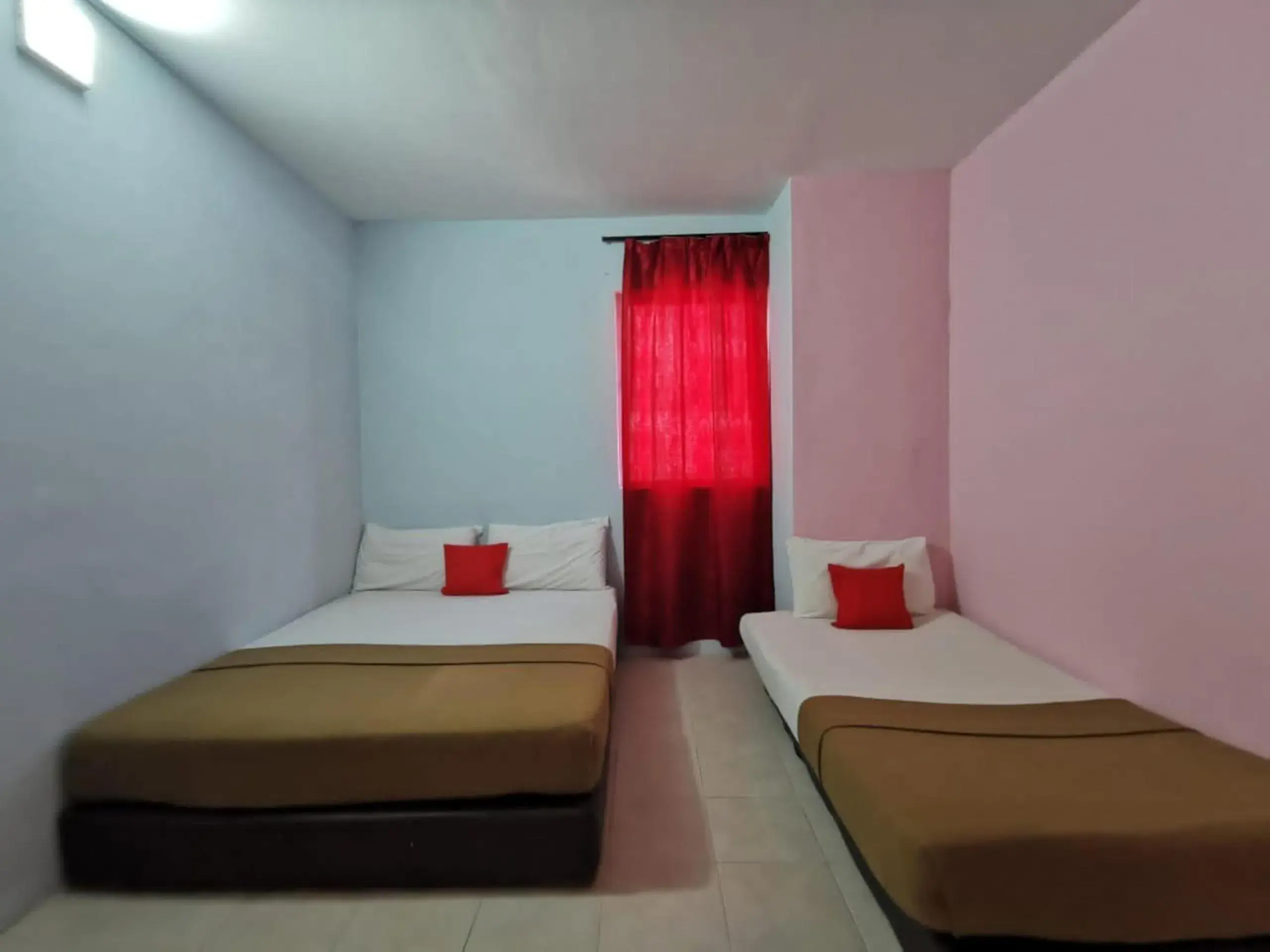 Deluxe Triple Room in Hotel O My Seven Days Inn Deluxe Triple Room in Hotel O My Seven Days Inn