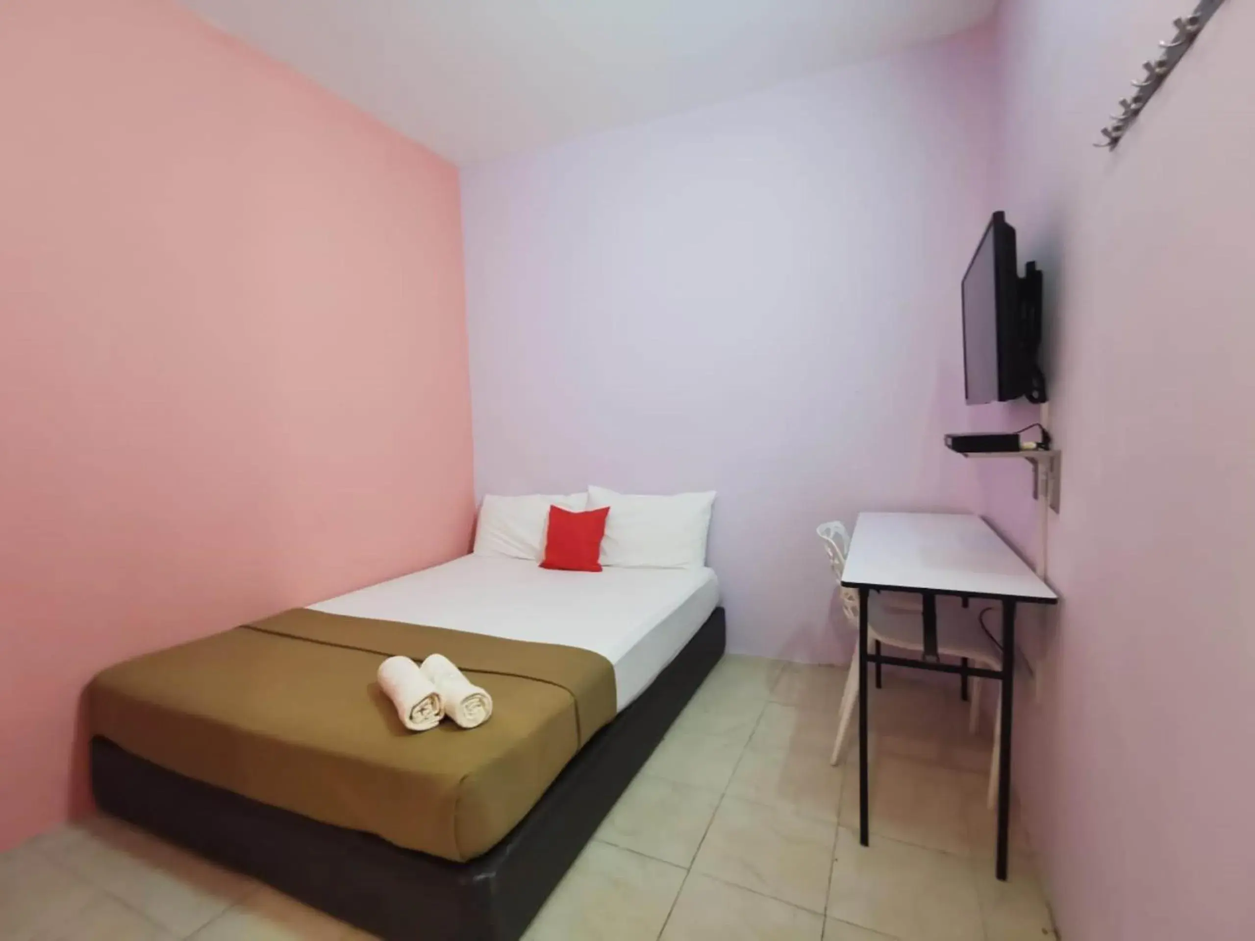 Standard Queen Room - single occupancy in Hotel O My Seven Days Inn Standard Queen Room - single occupancy in Hotel O My Seven Days Inn