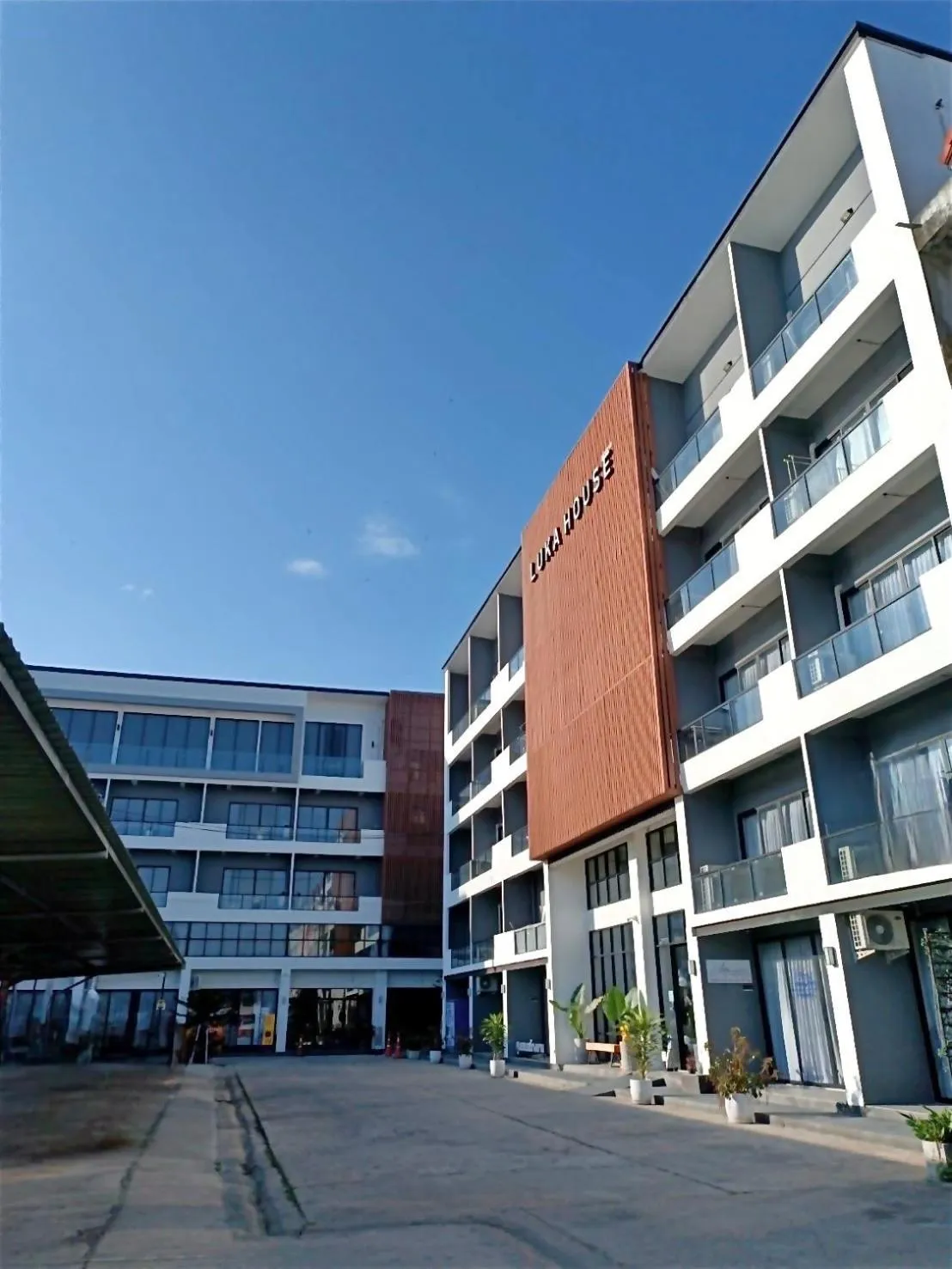 Property building in Luka House