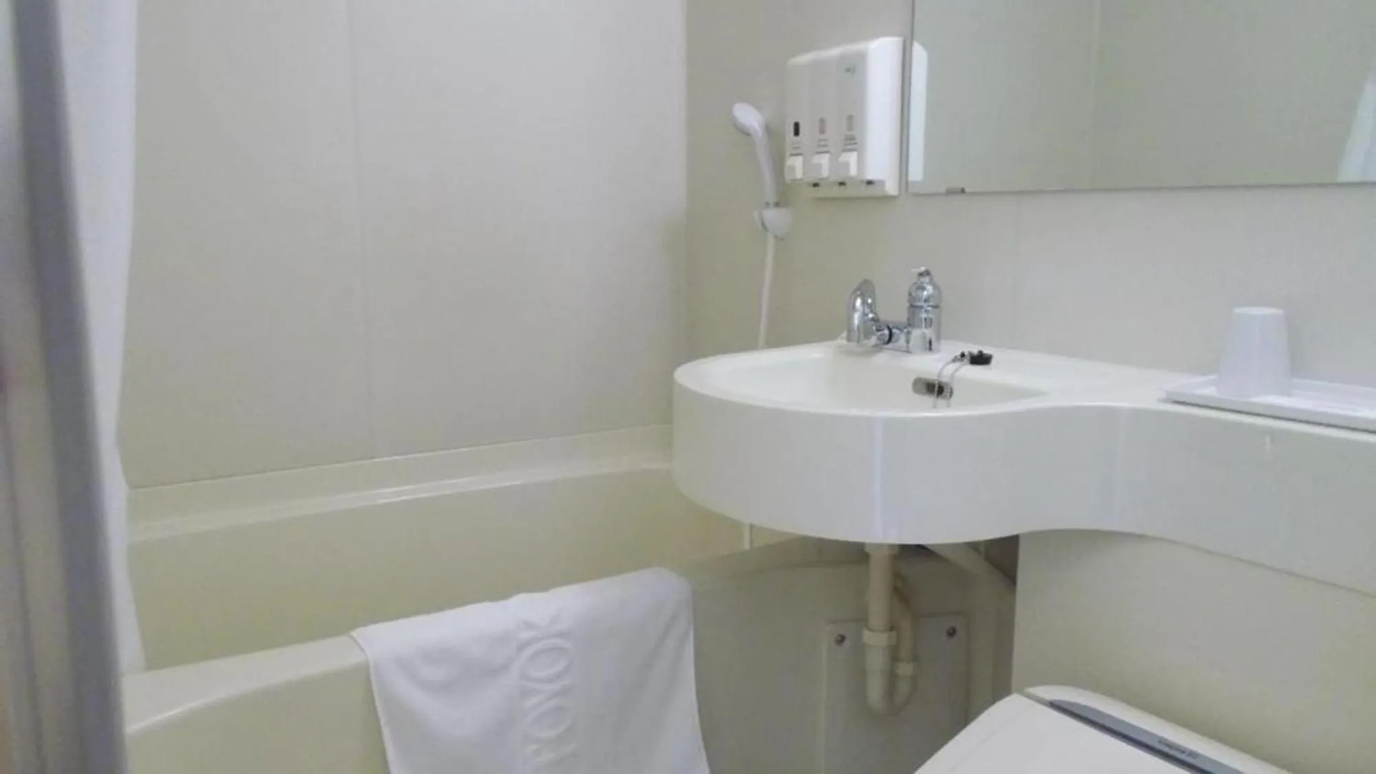 Bathroom in Toyoko Inn Aioi eki Shinkansen guchi