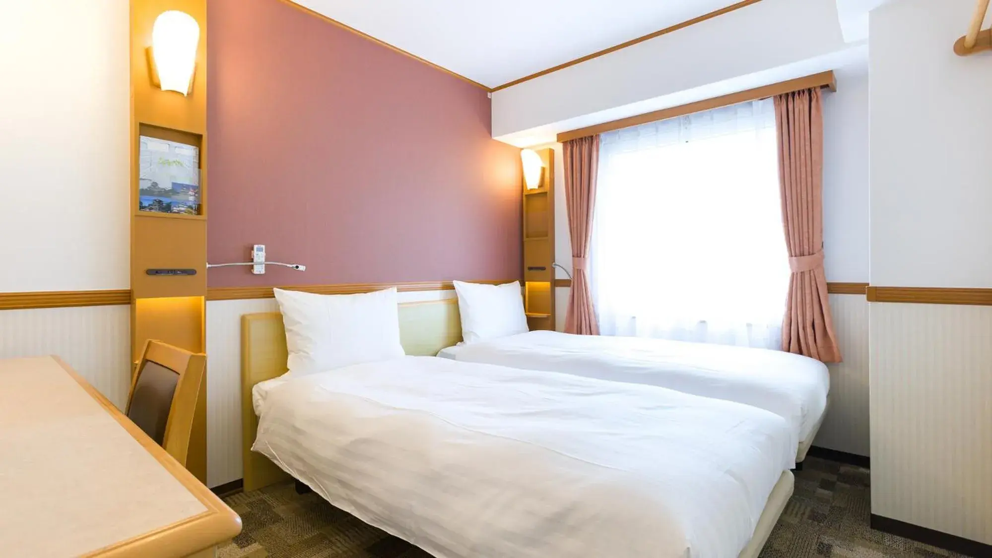 Bedroom, Bed in Toyoko Inn JR Yokohama sen Sagamihara Ekimae Bedroom, Bed in Toyoko Inn JR Yokohama sen Sagamihara Ekimae