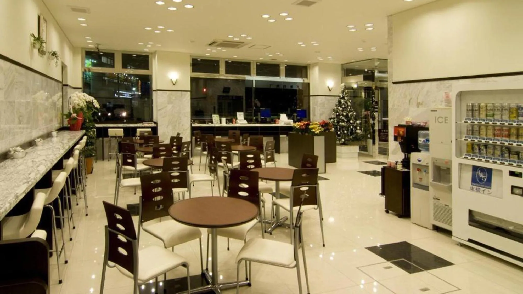 Lounge or bar in Toyoko Inn Shonan Chigasaki eki Kita guchi