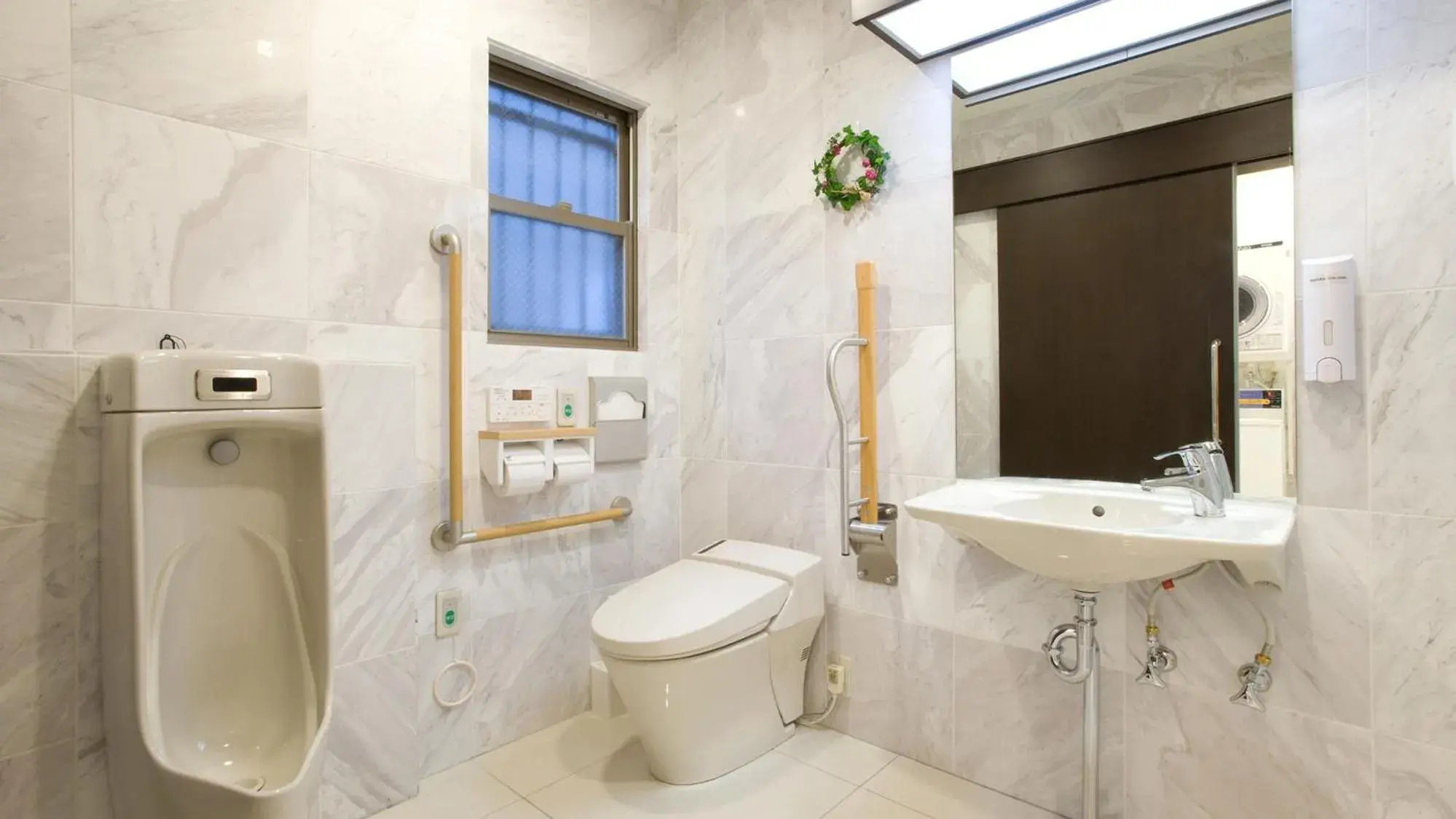 Bathroom in Toyoko Inn Tobu Utsunomiya eki Nishi guchi Bathroom in Toyoko Inn Tobu Utsunomiya eki Nishi guchi