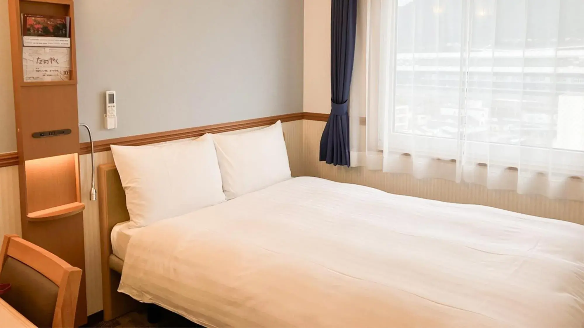 Standard Double Room - Non-Smoking in Toyoko Inn Tsuruga Ekimae Standard Double Room - Non-Smoking in Toyoko Inn Tsuruga Ekimae