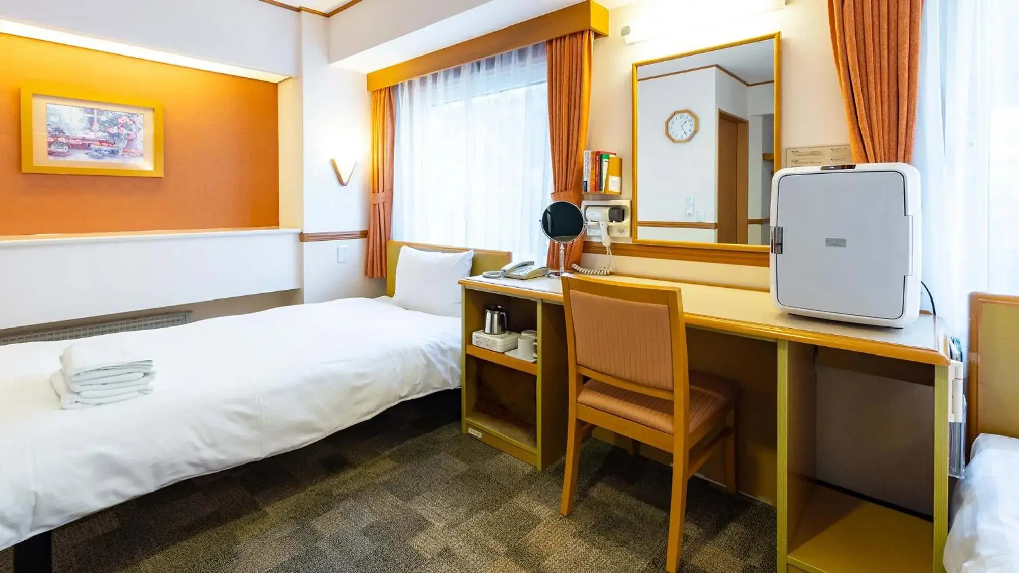 Bedroom, Bed in Toyoko Inn Nagano eki Zenkoji guchi Bedroom, Bed in Toyoko Inn Nagano eki Zenkoji guchi