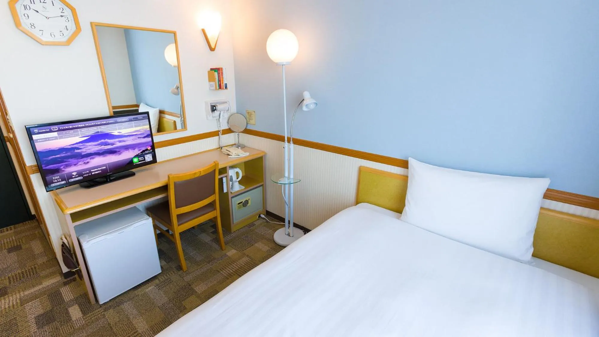 Bedroom, Bed in Toyoko Inn Kokura eki Shinkansen guchi