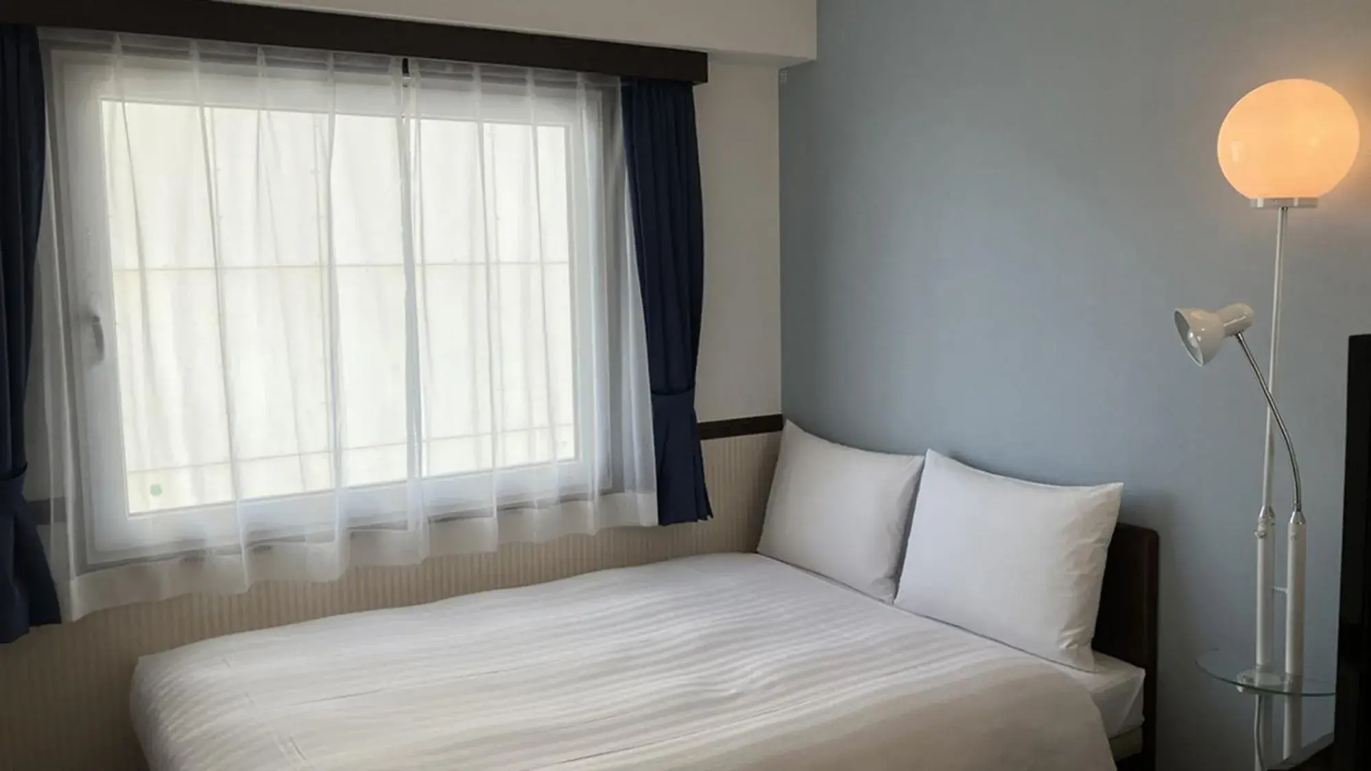 Double Room - single occupancy - Non-Smoking in Toyoko Inn Hiroshima Ekimae Ohashi Minami Double Room - single occupancy - Non-Smoking in Toyoko Inn Hiroshima Ekimae Ohashi Minami