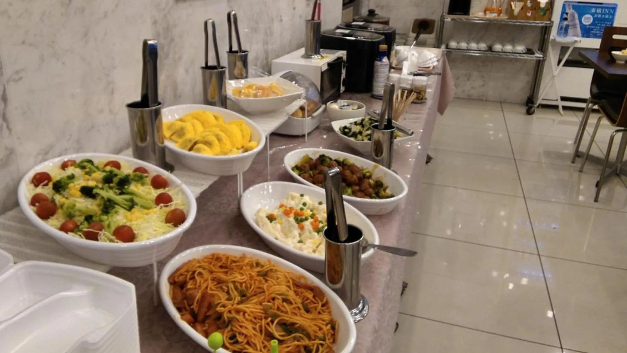 Food and drinks in Toyoko Inn Tokyo Ueno Tawaramachi eki