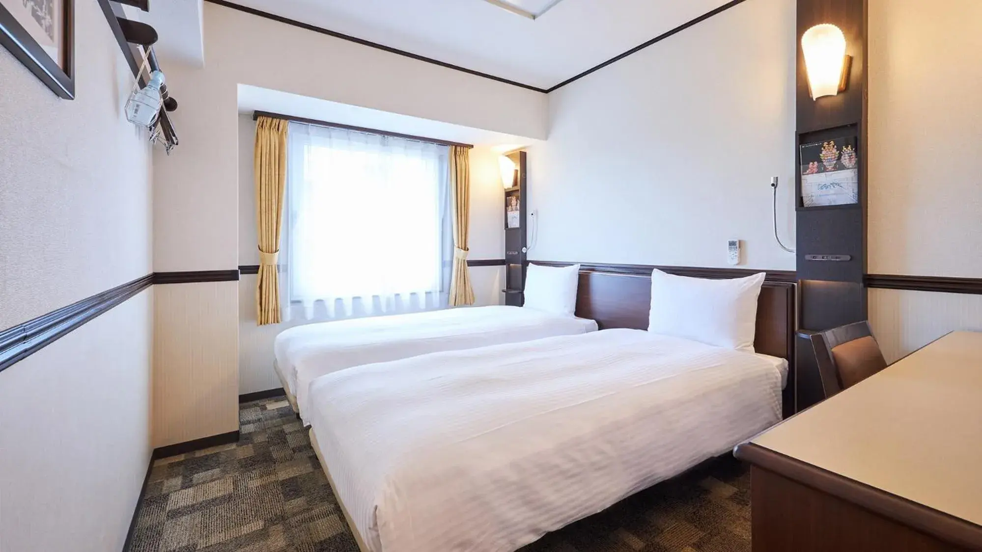 Bedroom, Bed in Toyoko Inn Keio sen Hashimoto eki Kita guchi Bedroom, Bed in Toyoko Inn Keio sen Hashimoto eki Kita guchi