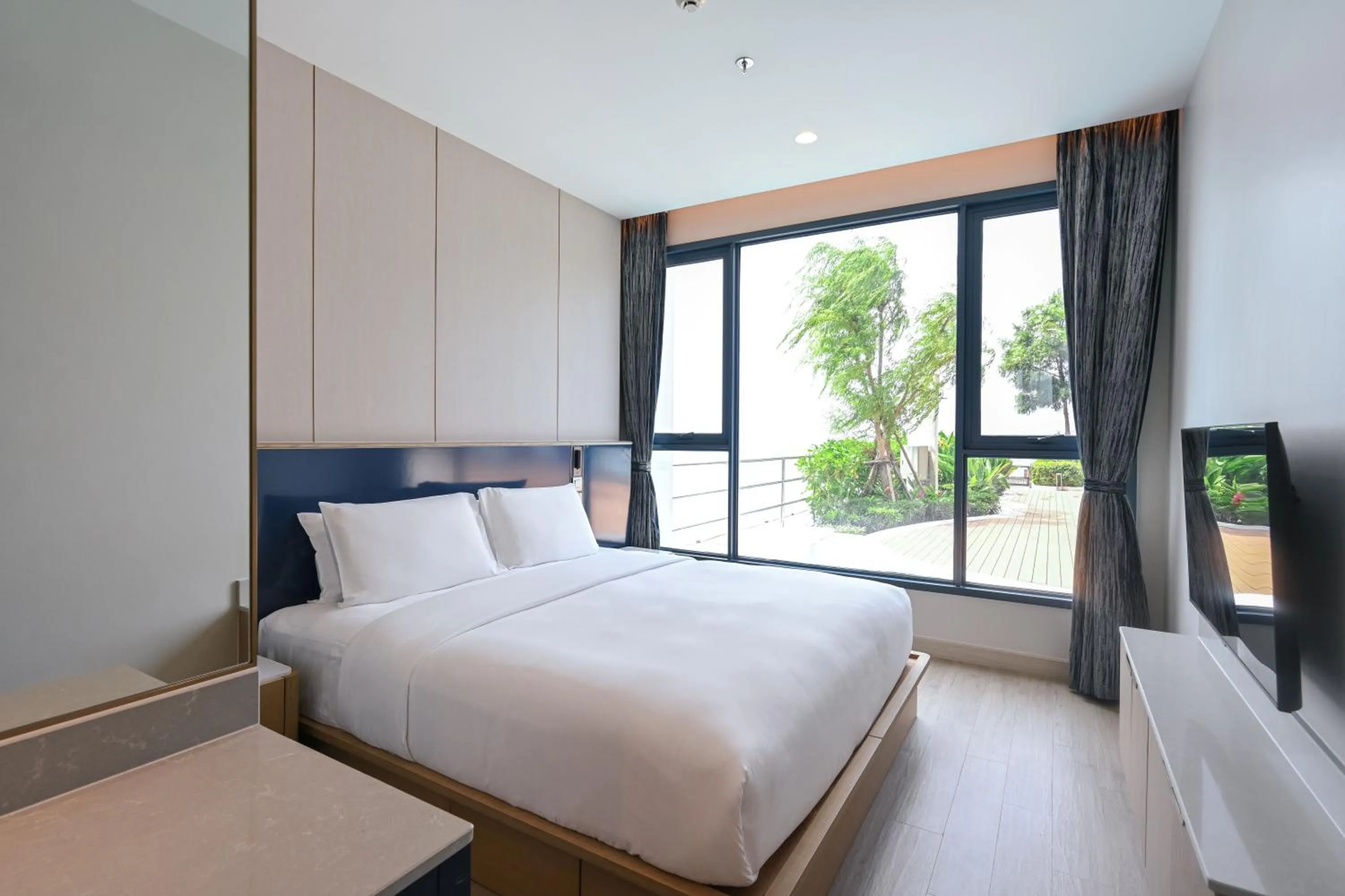 Bedroom, Bed in S Sriracha Hotel & Residence