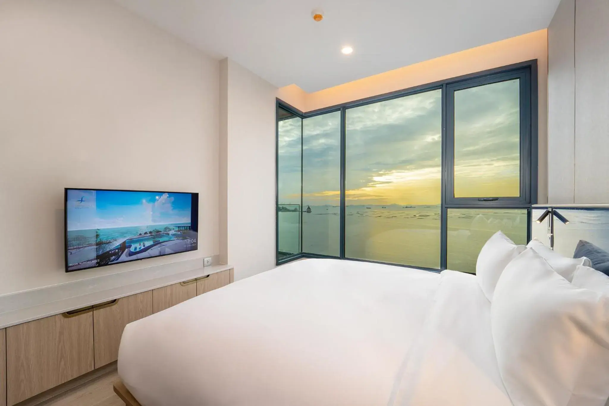 Sunrise, Bed in S Sriracha Hotel & Residence Sunrise, Bed in S Sriracha Hotel & Residence