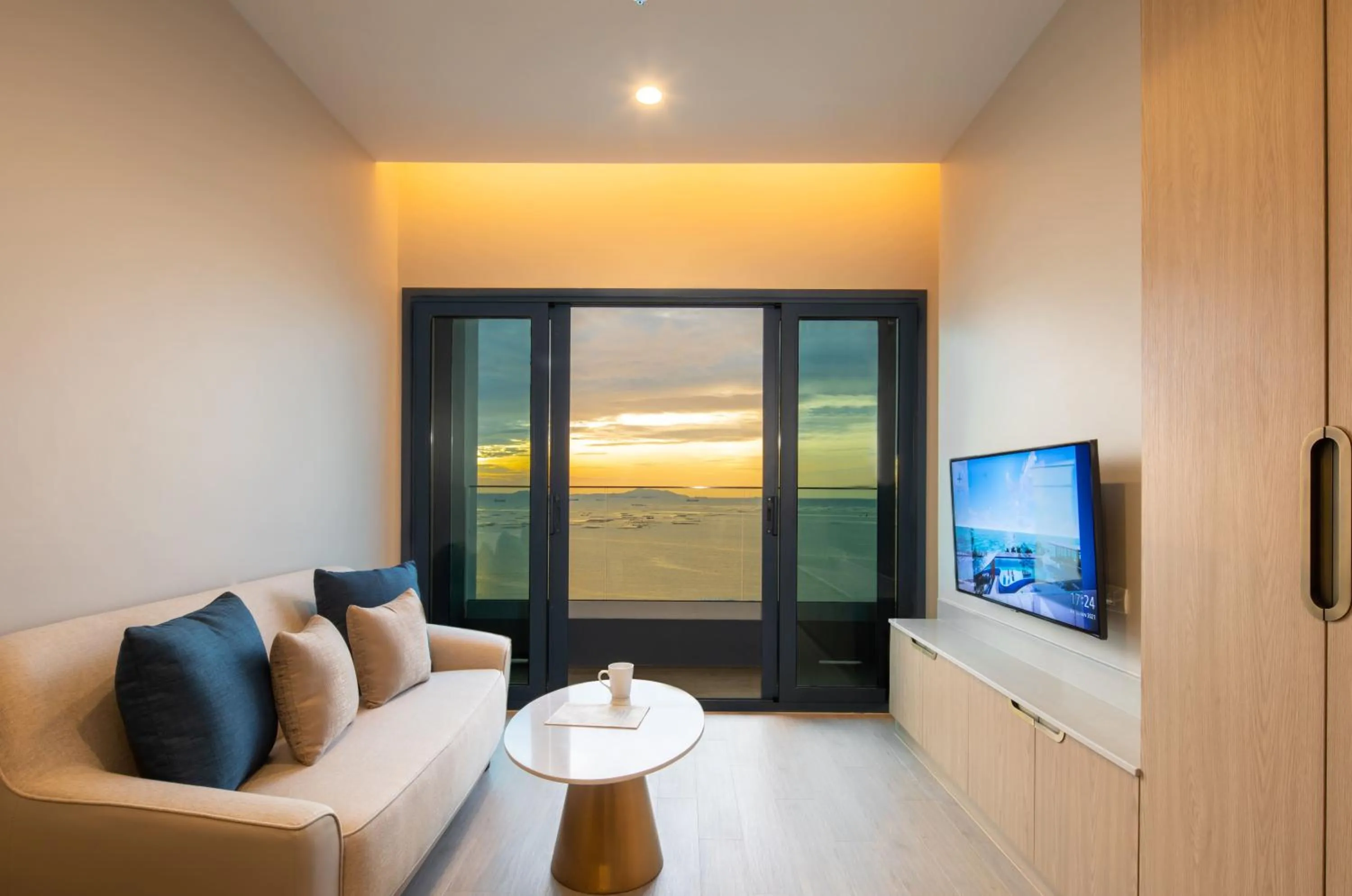 Living room in S Sriracha Hotel & Residence