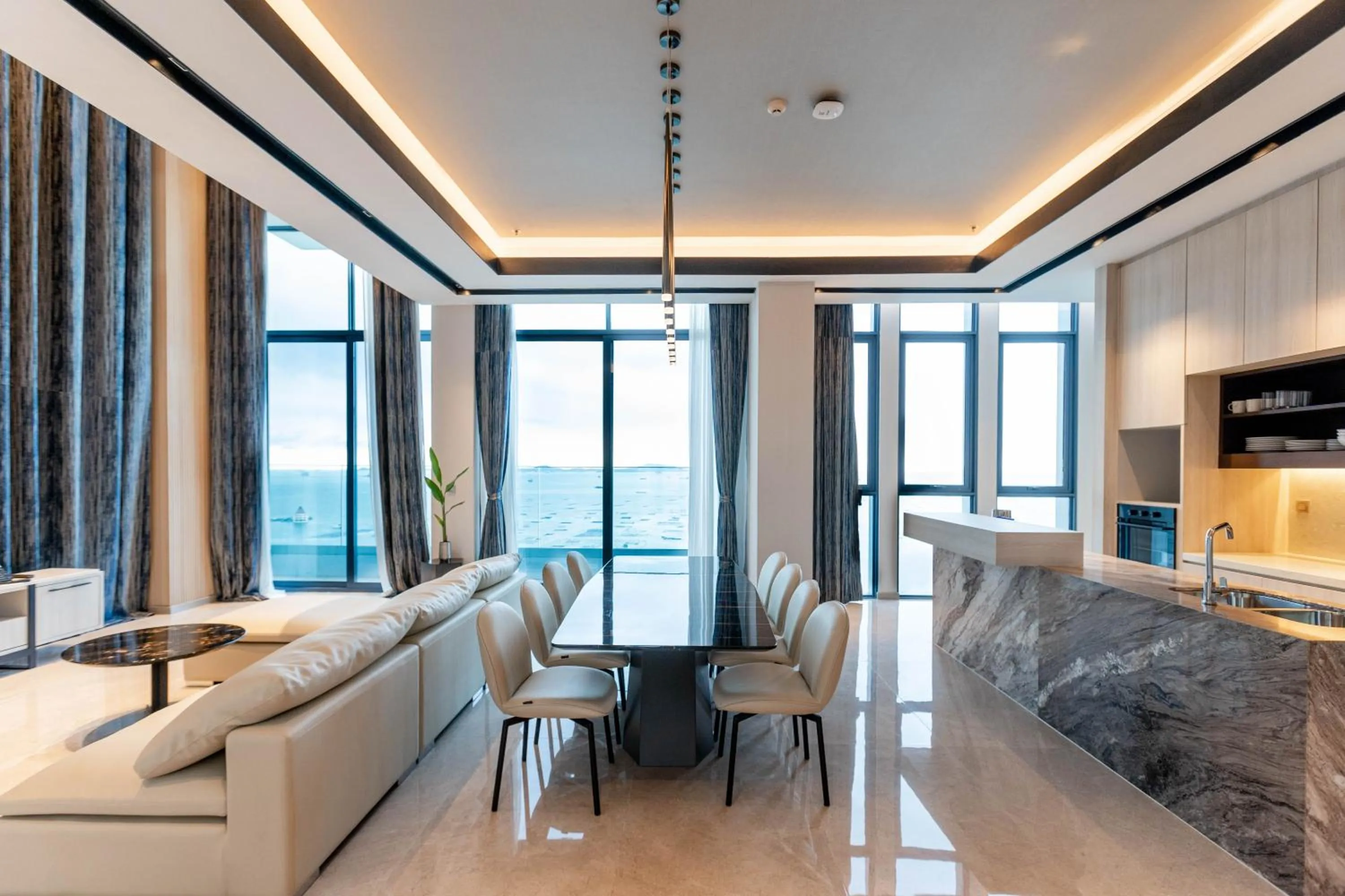 Kitchen or kitchenette in S Sriracha Hotel & Residence