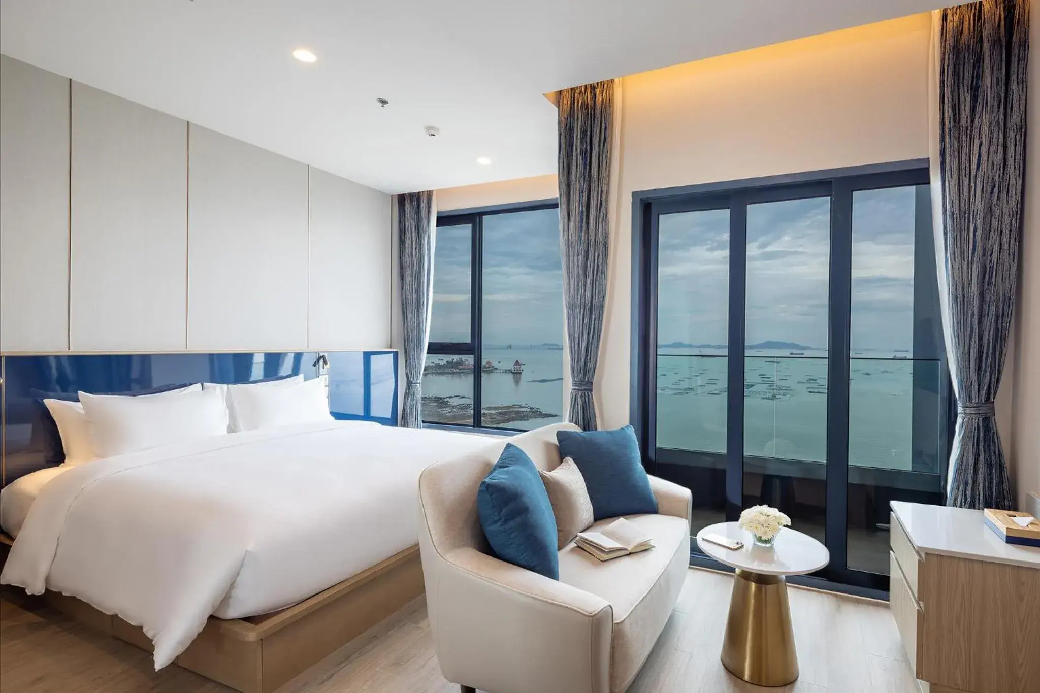 Bedroom, Bed in S Sriracha Hotel & Residence Bedroom, Bed in S Sriracha Hotel & Residence