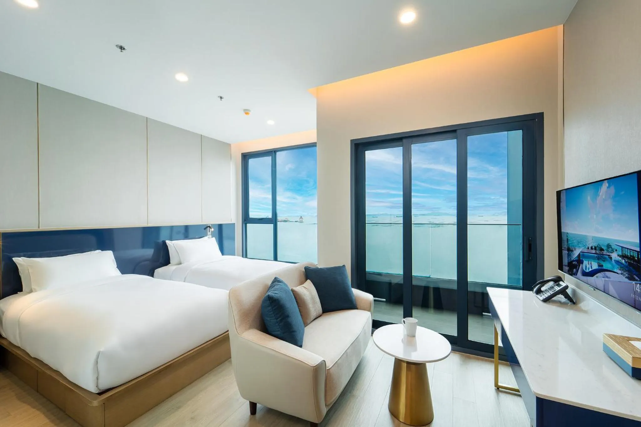 Sea view, Bed in S Sriracha Hotel & Residence