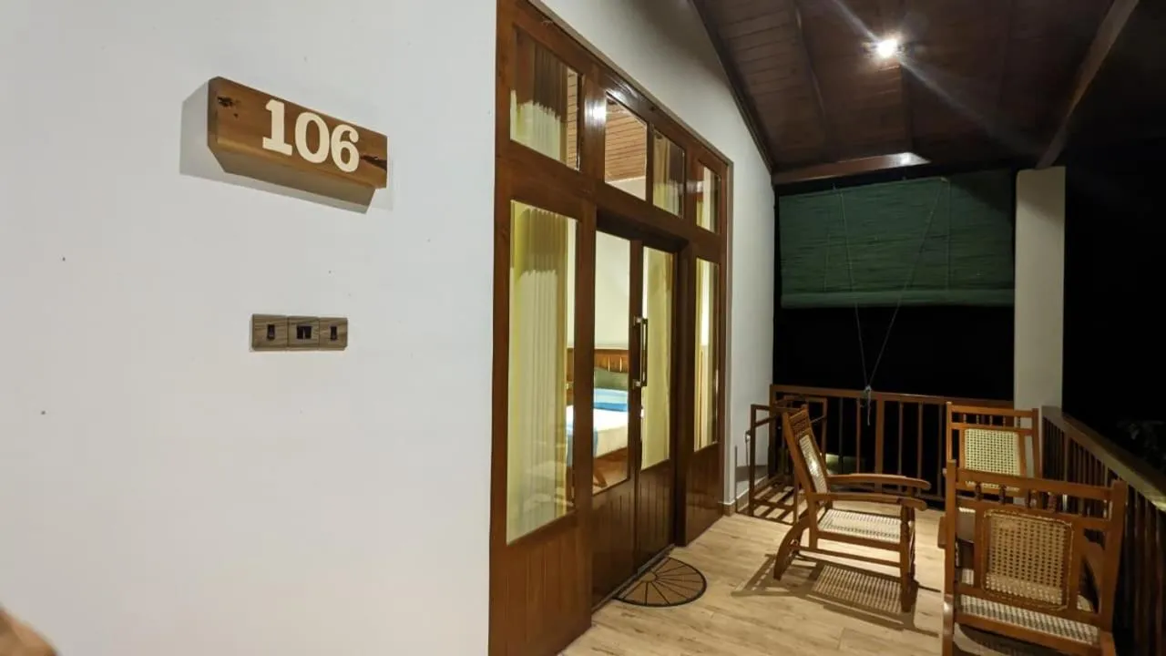 Lagoon gate Tangalle Resort