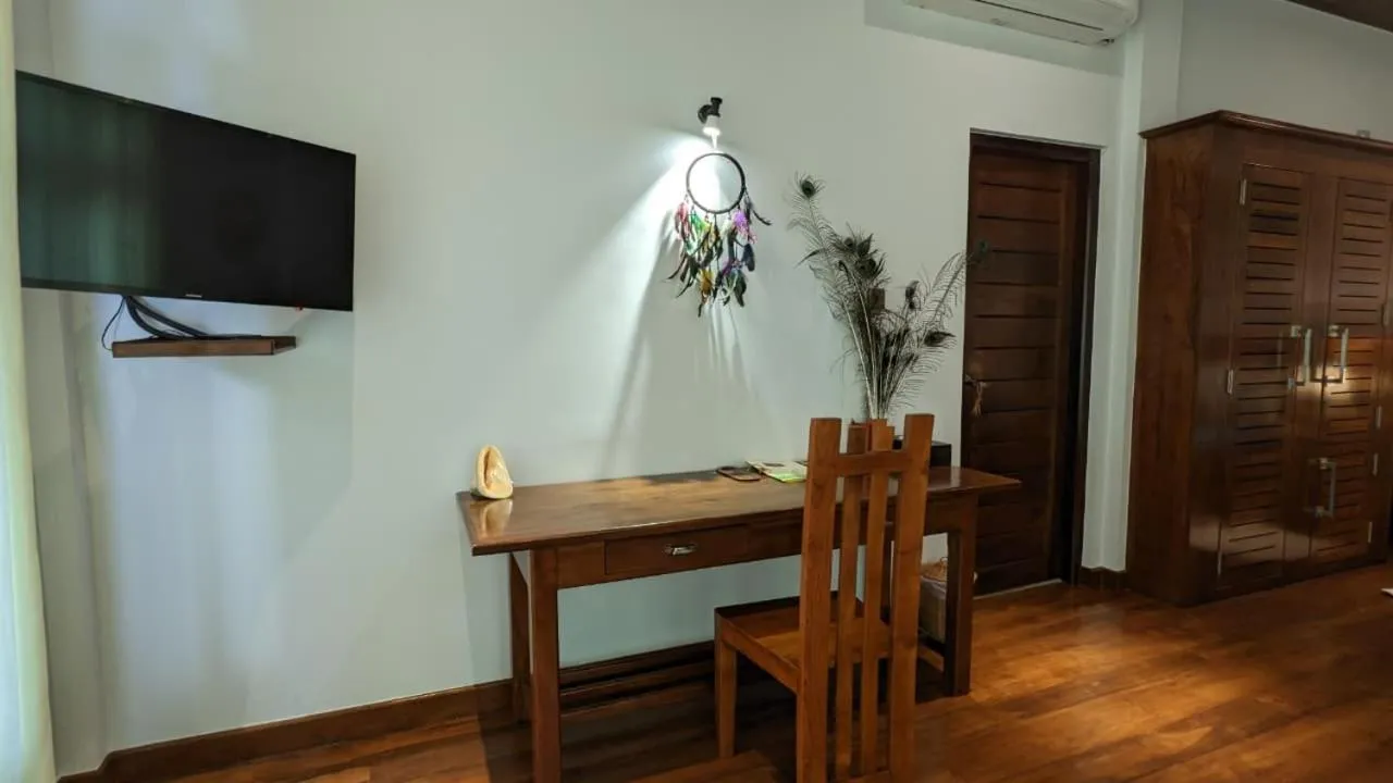 Lagoon gate Tangalle Resort