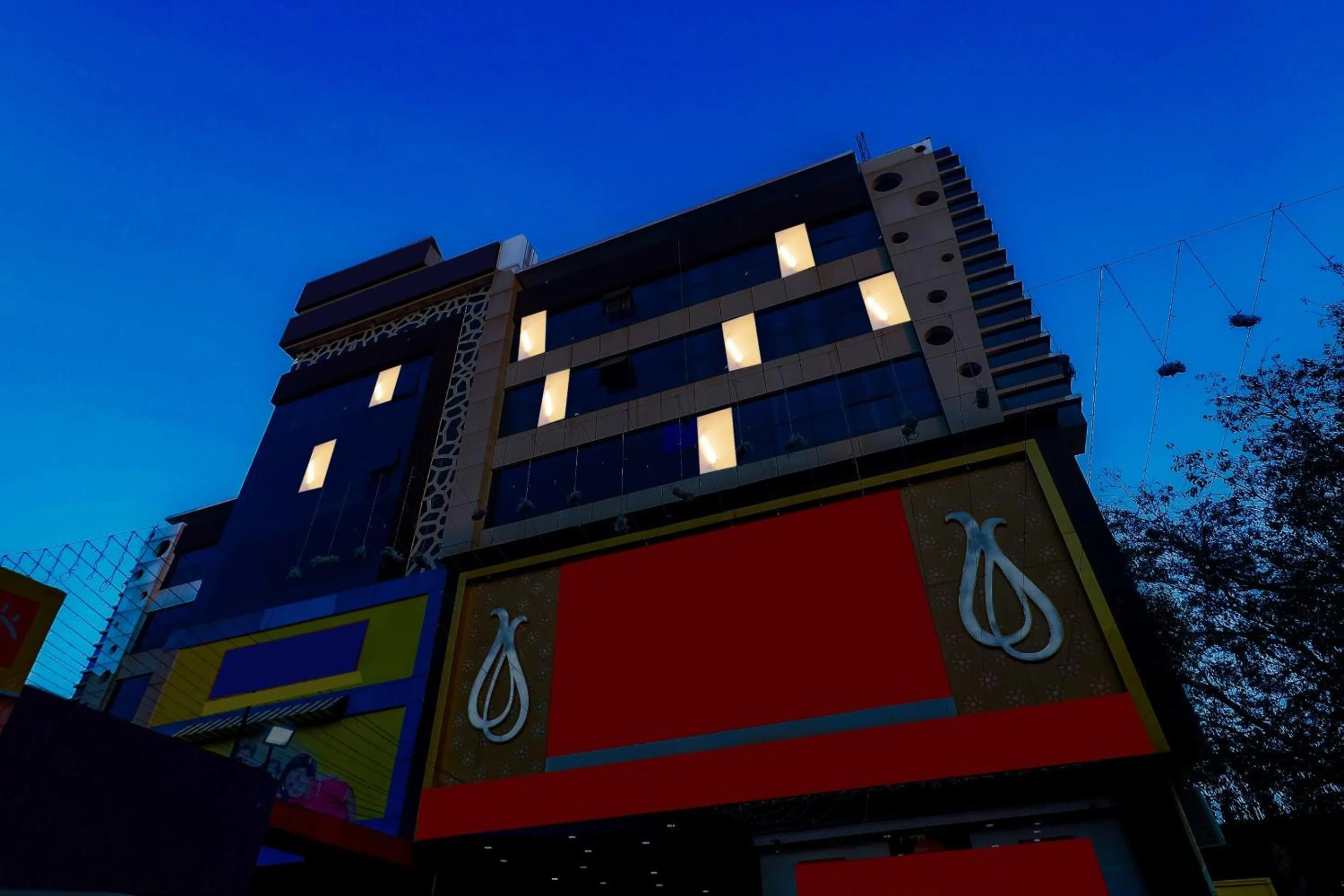 Facade/entrance in Super Townhouse Marina