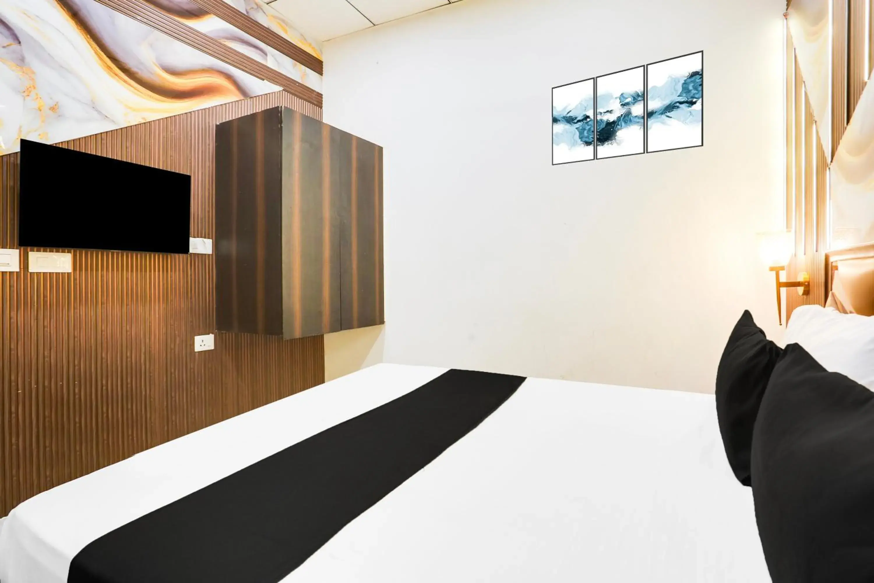 Bedroom, Bed in Collection O Golden Key Near TDI Mall Bedroom, Bed in Collection O Golden Key Near TDI Mall