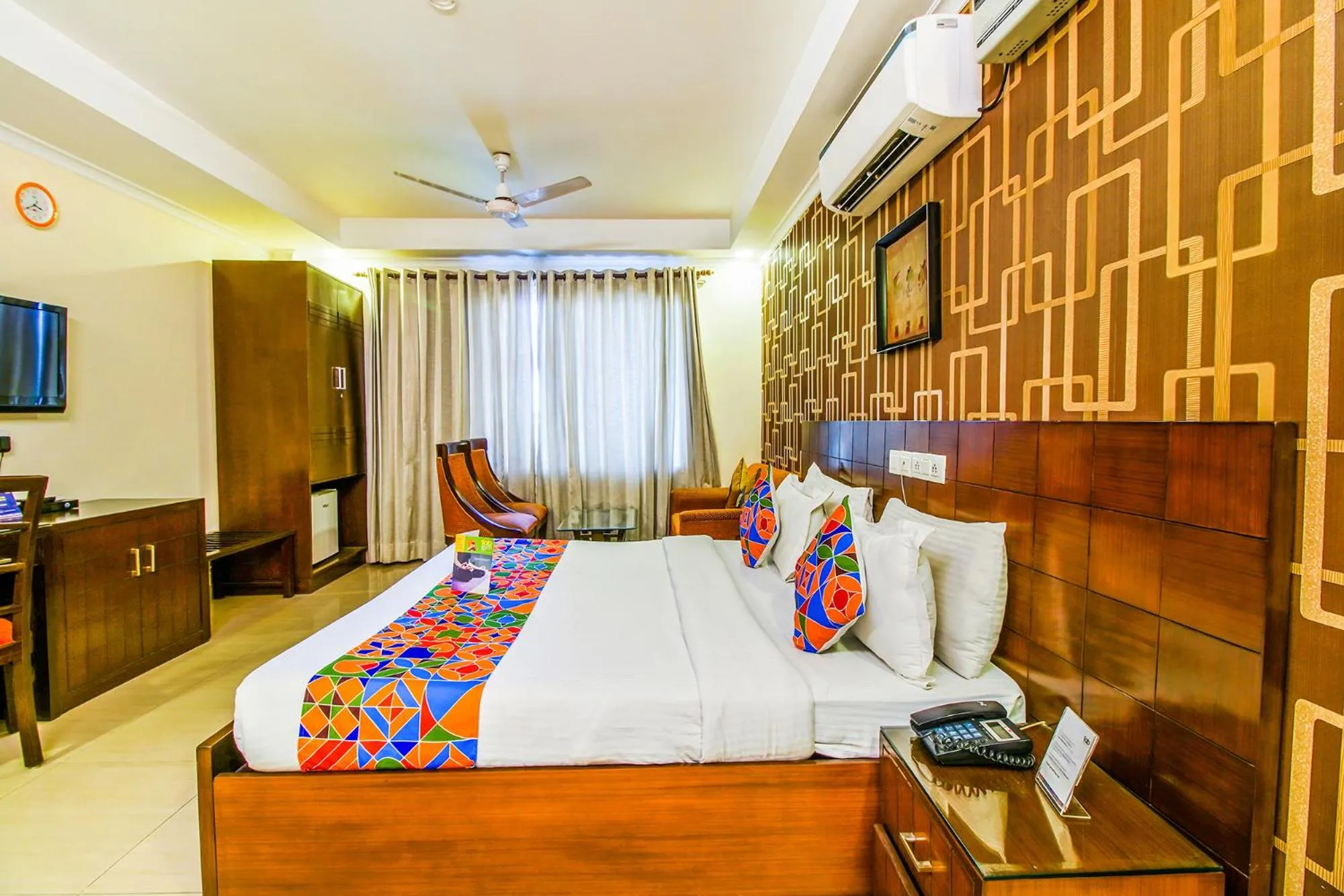 Bed in FabHotel Signature Plaza