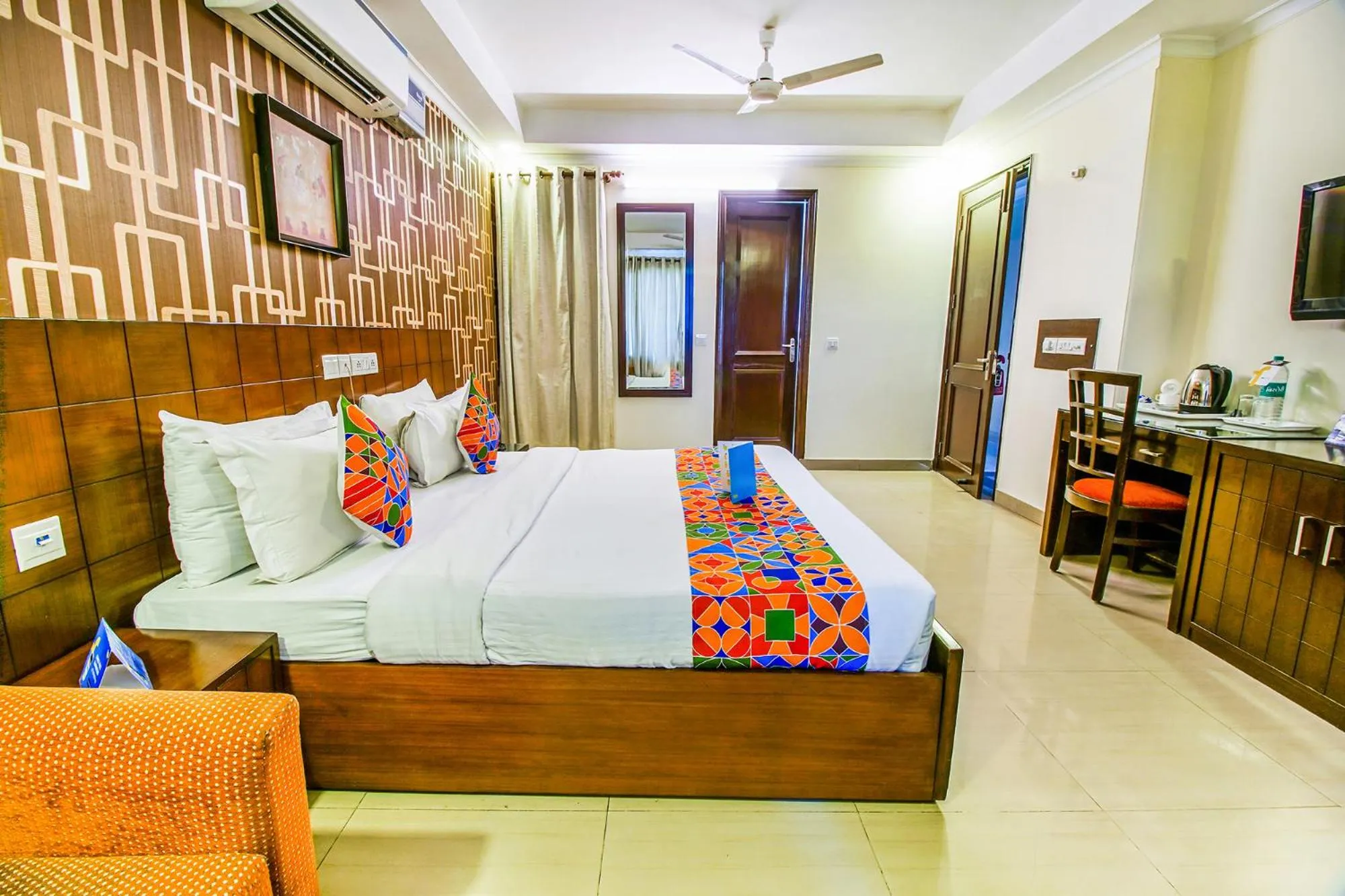 Bed in FabHotel Signature Plaza