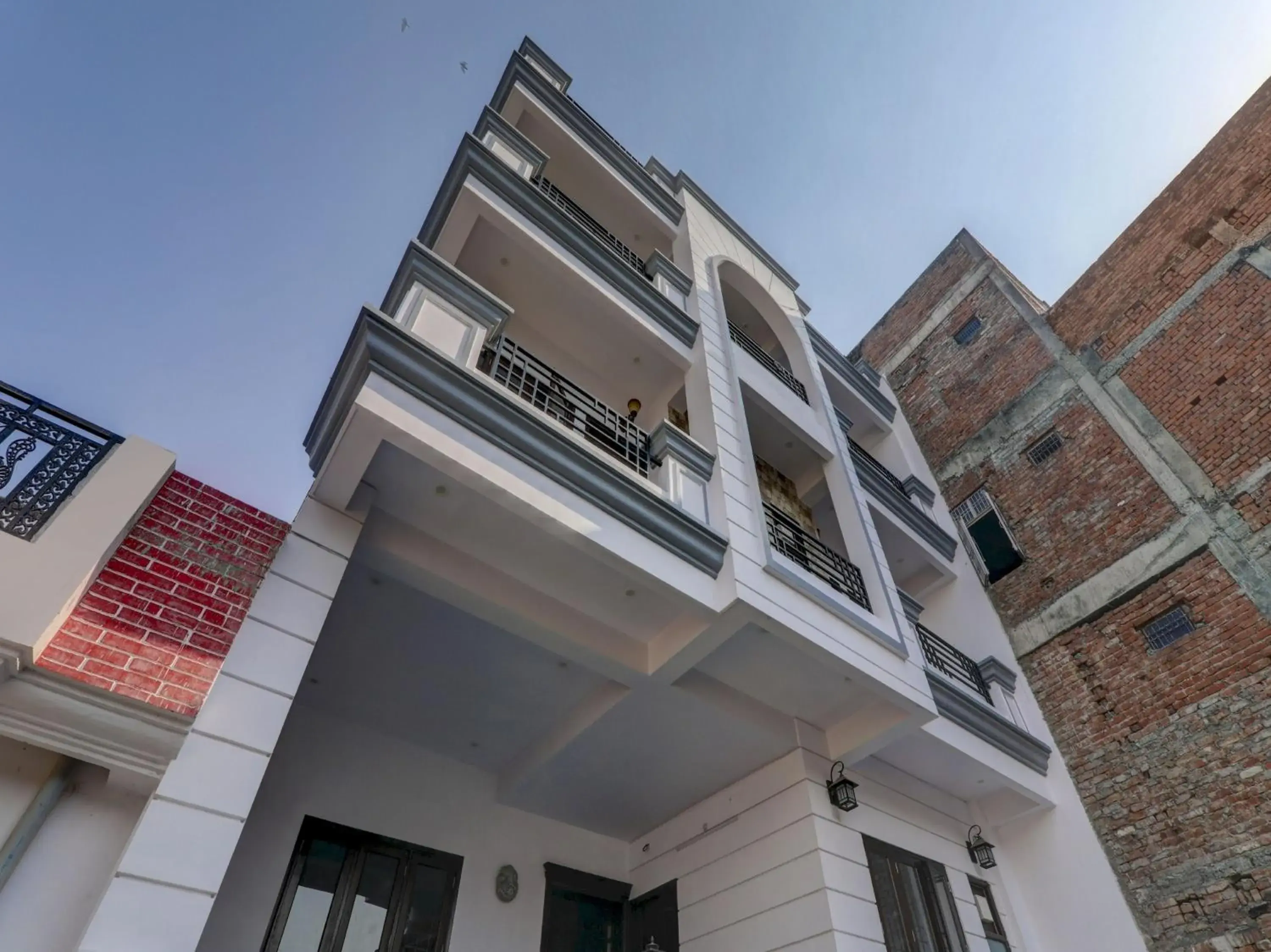 Facade/entrance in Hotel O The Lemongrass Facade/entrance in Hotel O The Lemongrass