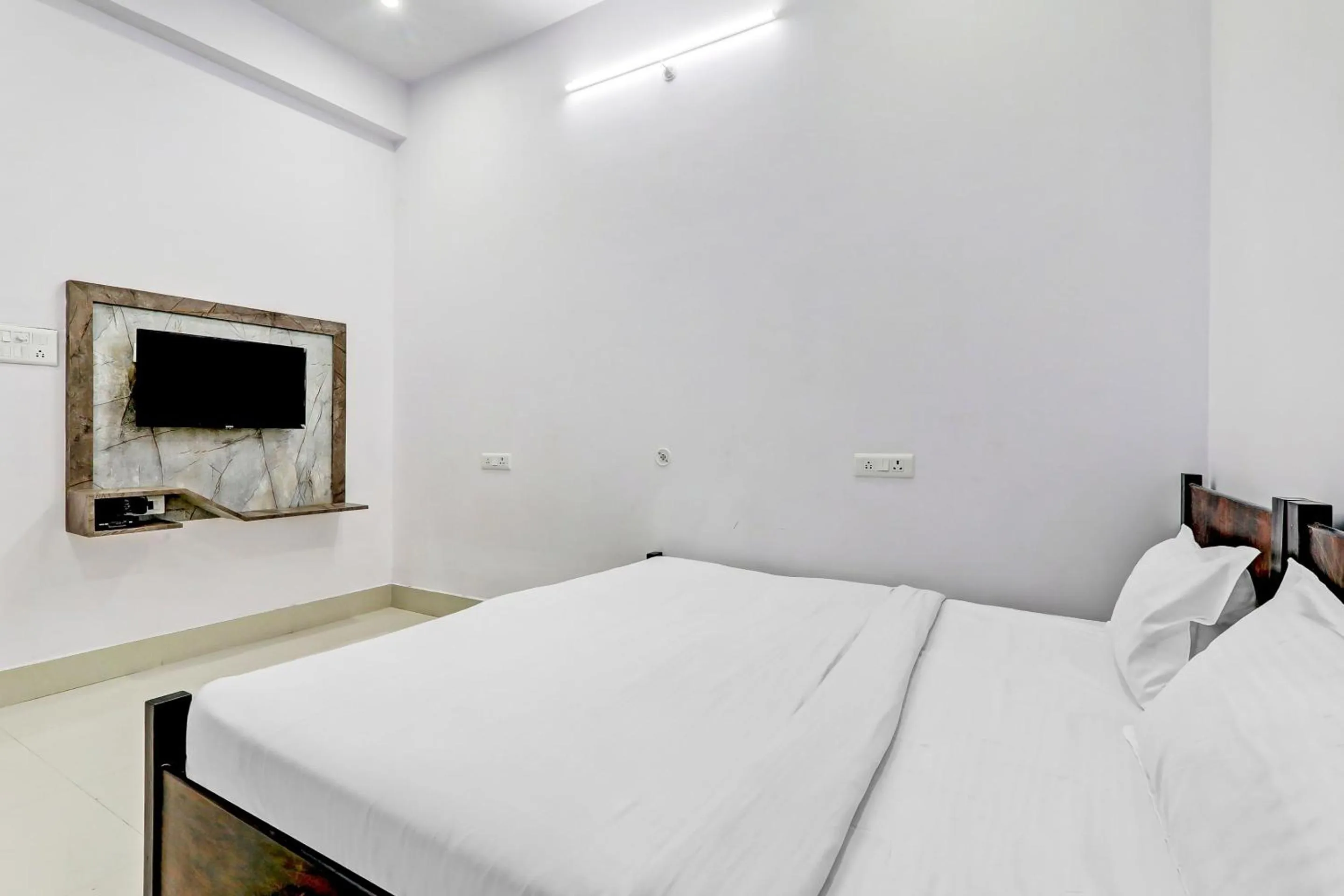 Bedroom, Bed in Hotel O The Lemongrass